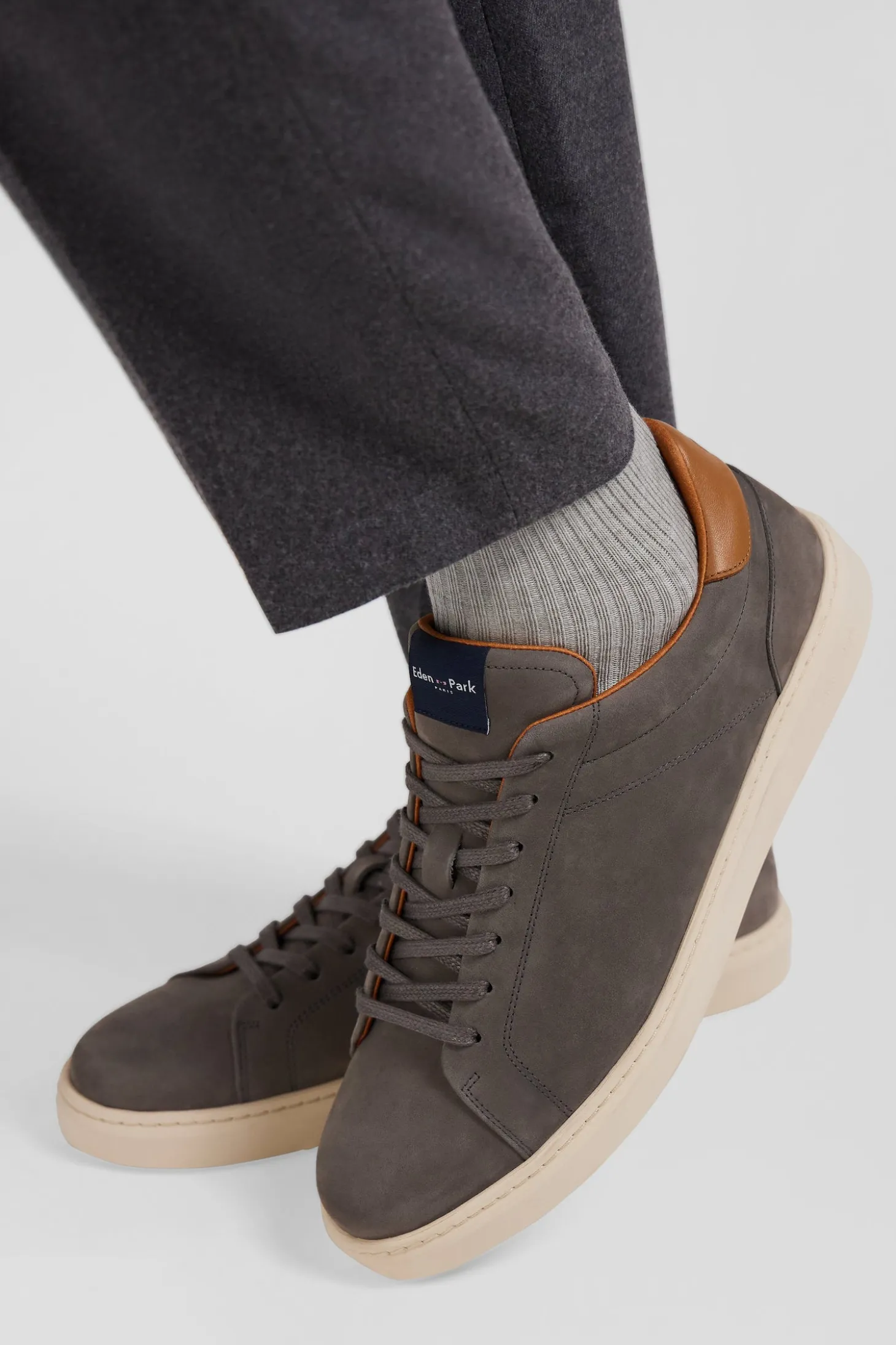 Anthracite grey grained leather low-top sneakers