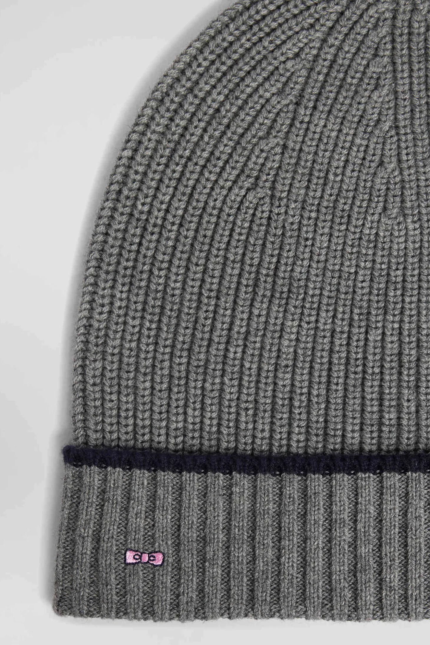 Anthracite grey ribbed knitted beanie