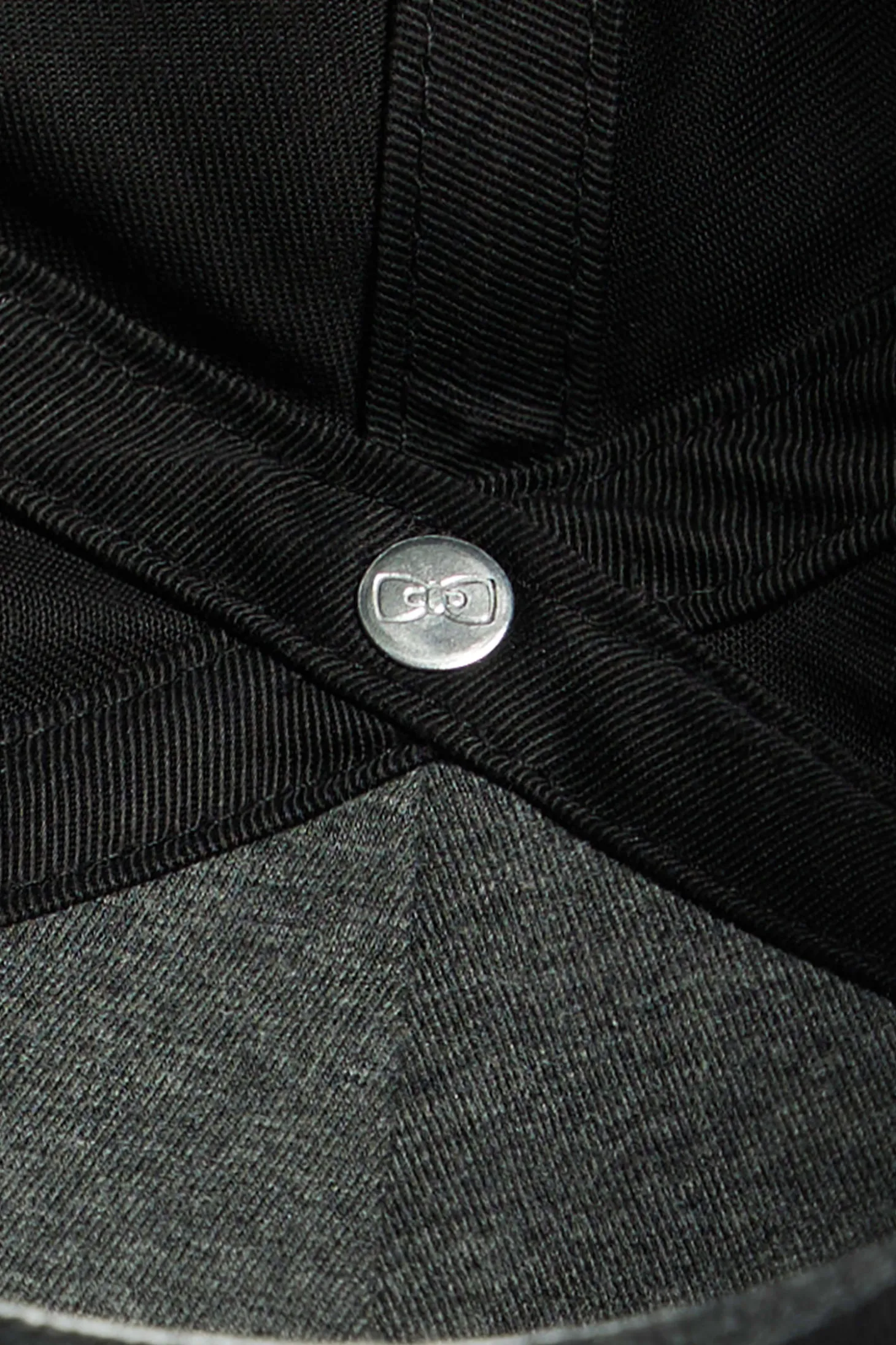 Black cotton cap with ivory embroidery