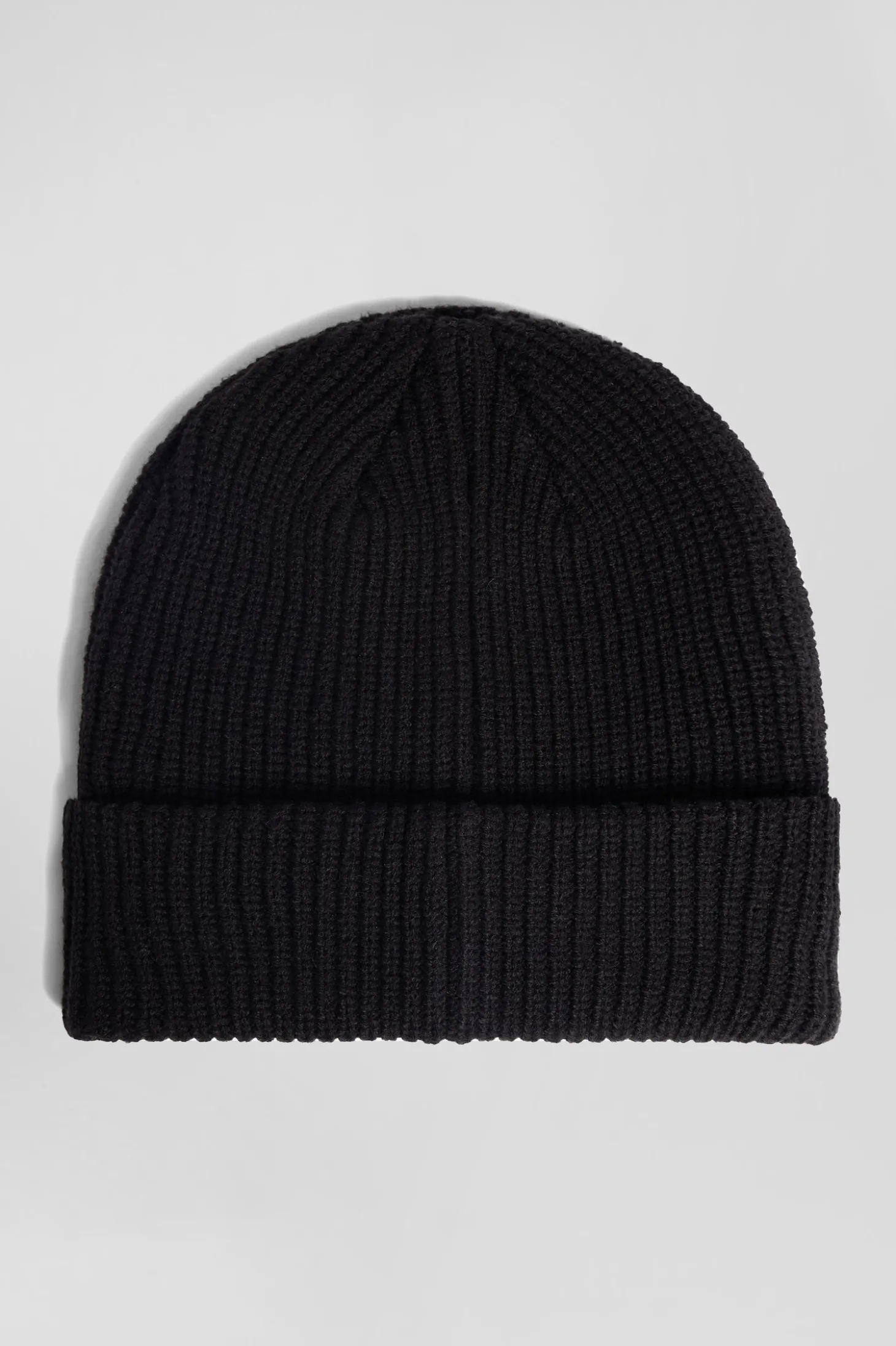 Black knitted beanie with bow tie embroidery