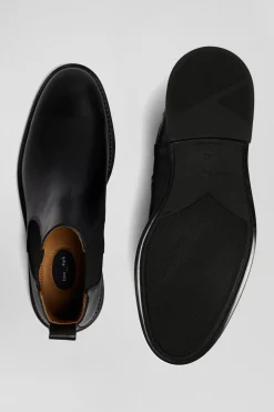 Black leather Chelsea boots