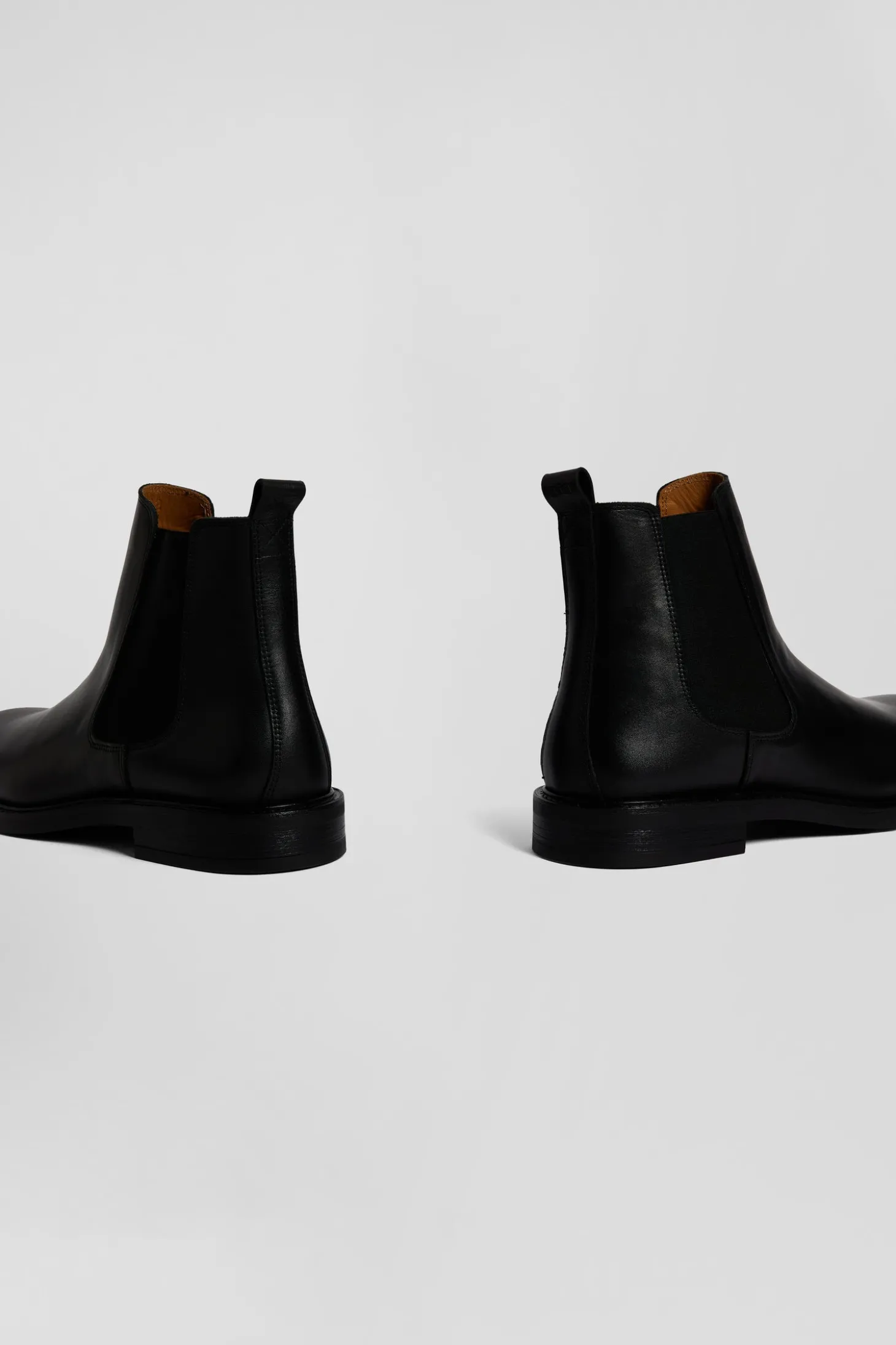 Black leather Chelsea boots