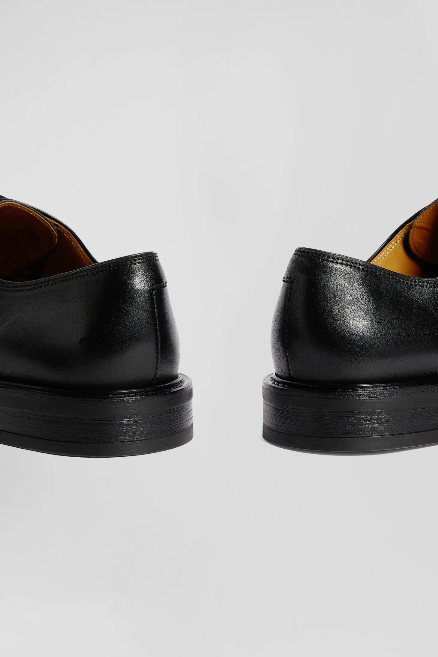 Black leather lace-up Derbies