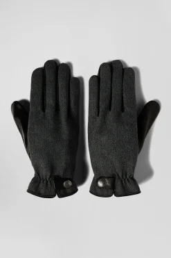 Black smooth leather gloves
