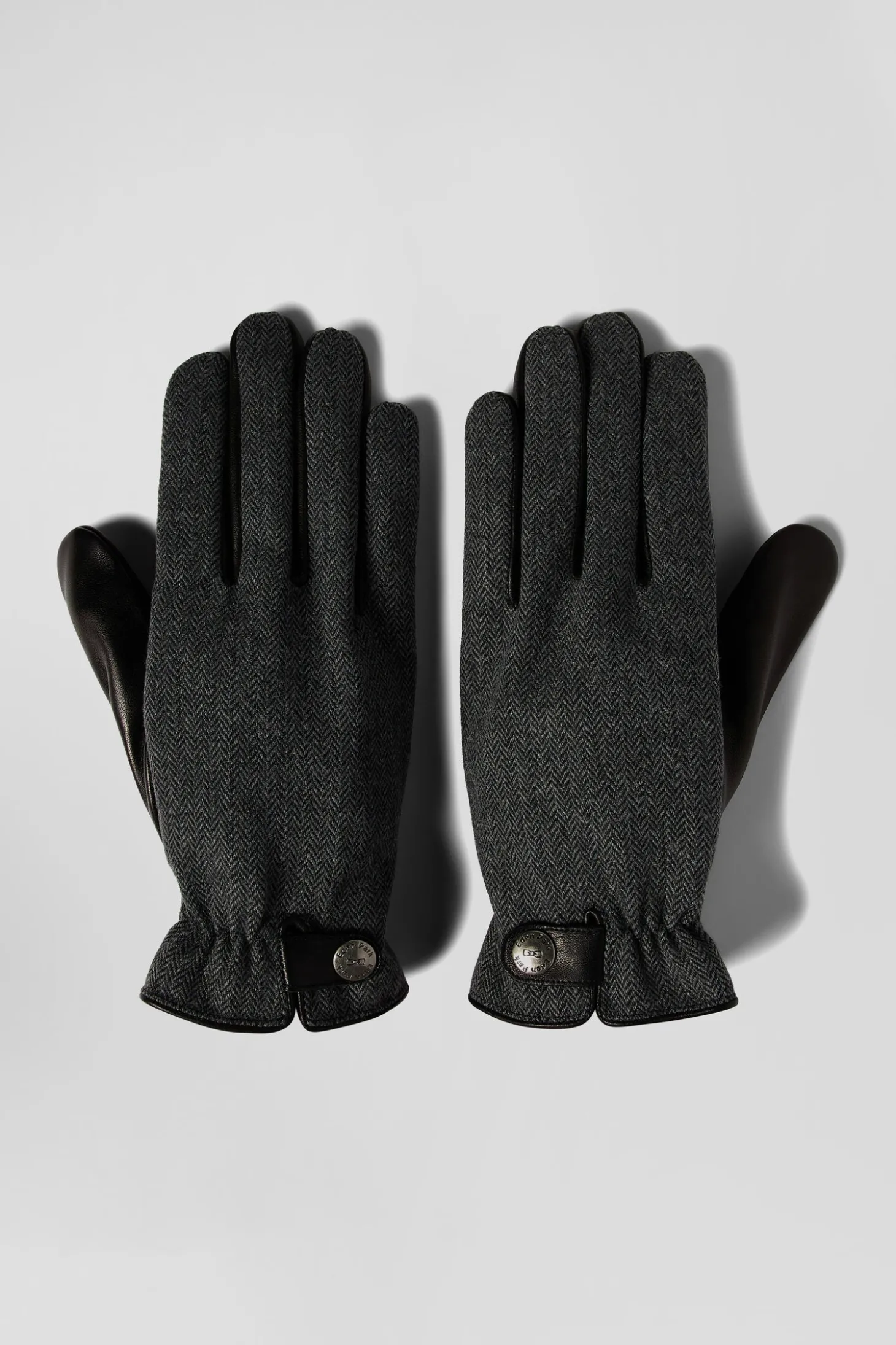 Black smooth leather gloves