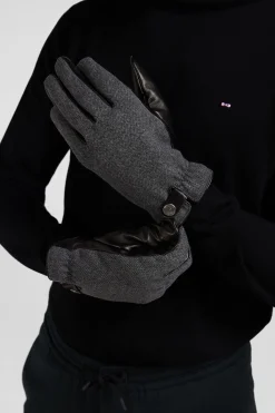 Black smooth leather gloves