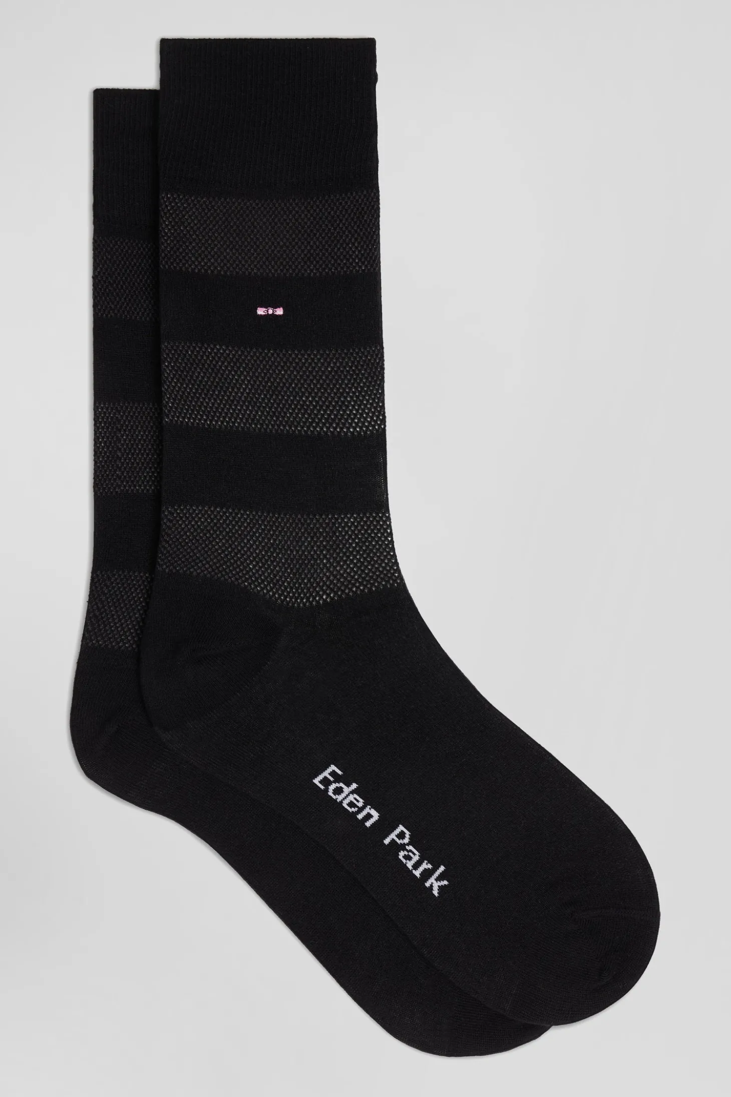Black socks with knit plays in stretch cotton