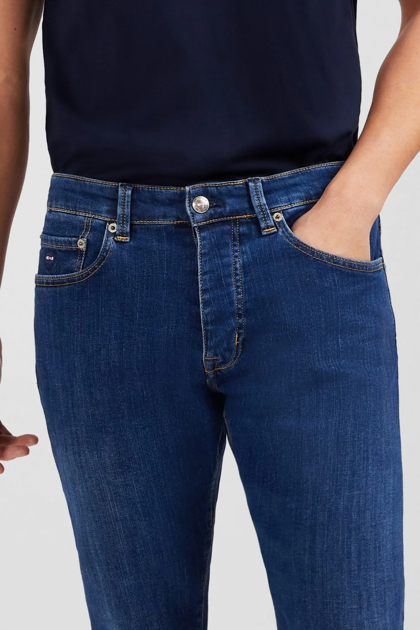 Blue jeans in stretch cotton