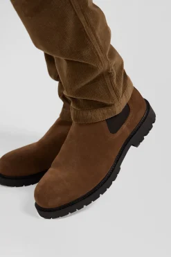Brown cowhide leather Chelsea boots