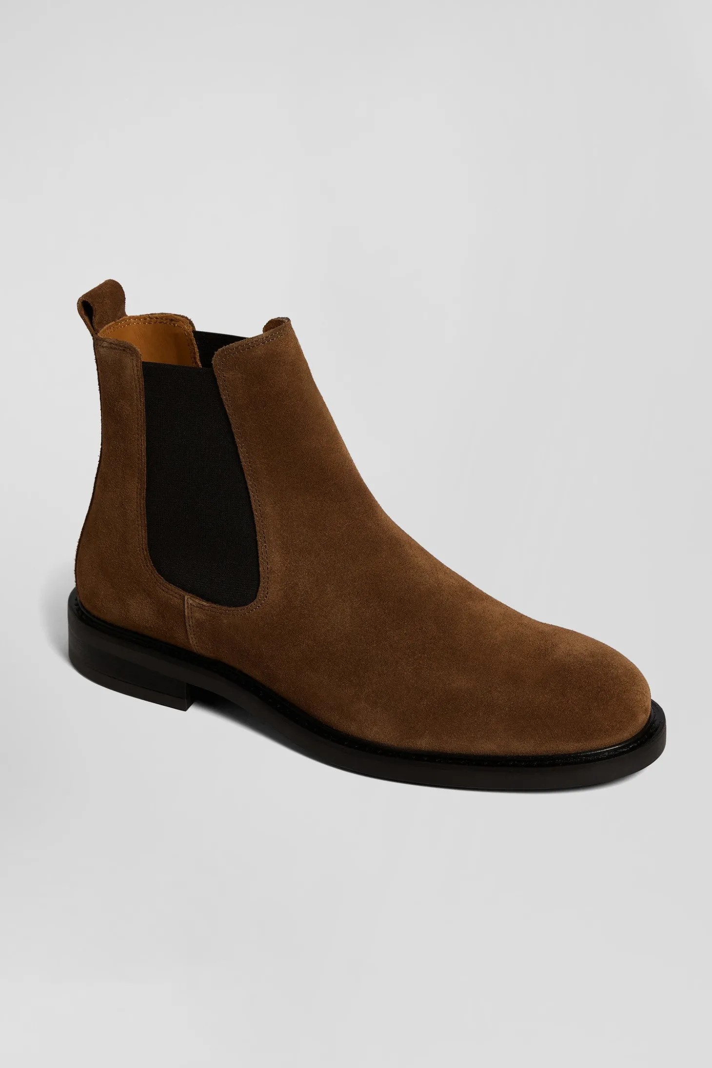 Brown cowhide leather Chelsea boots
