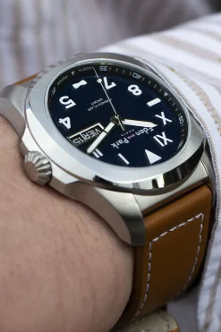 Brown leather quartz watch