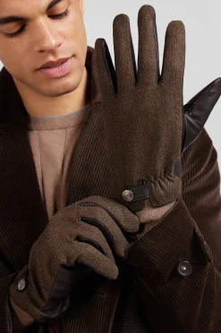 Brown smooth leather gloves