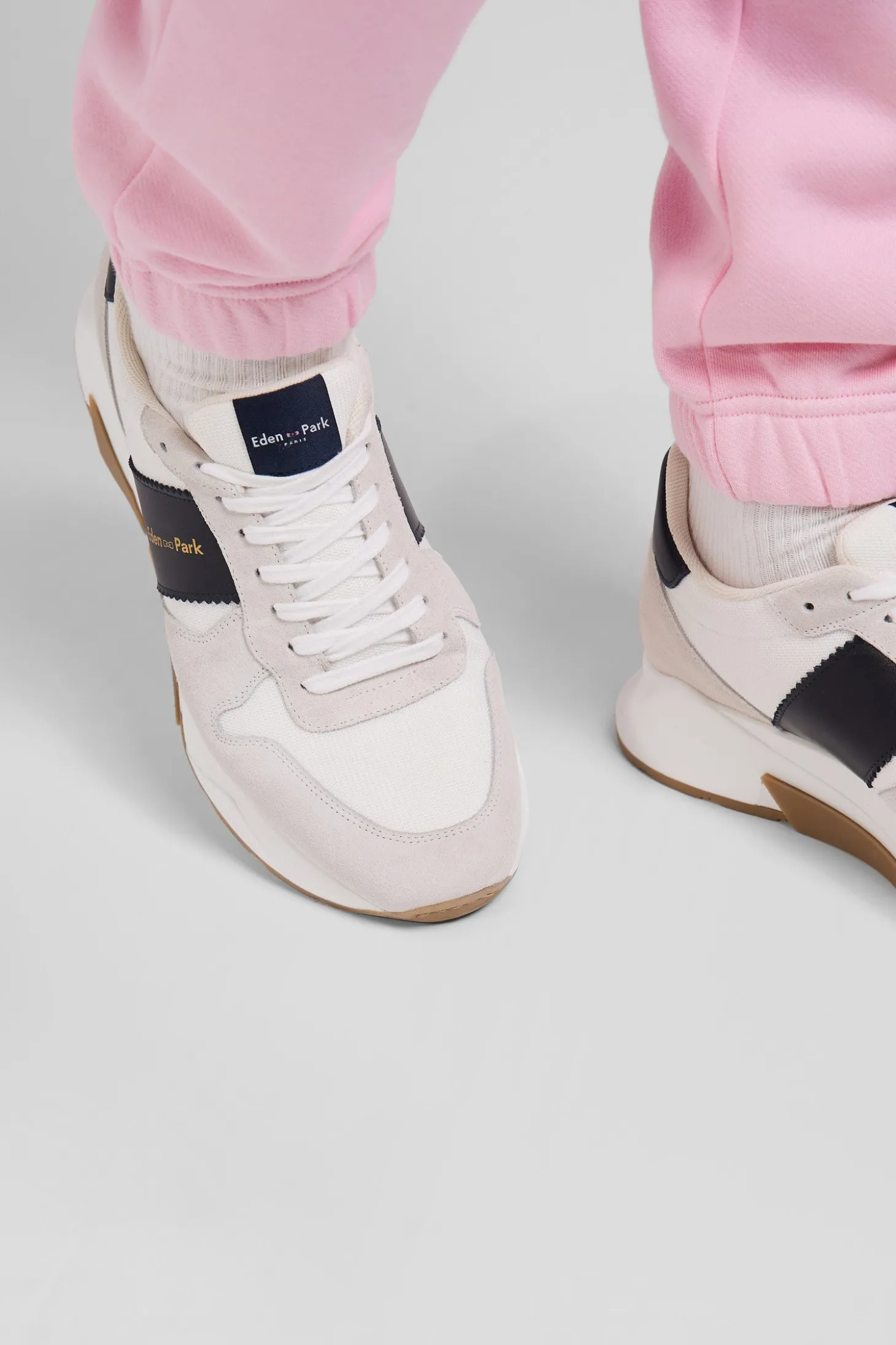 Chunky sole beige and navy blue leather sneakers