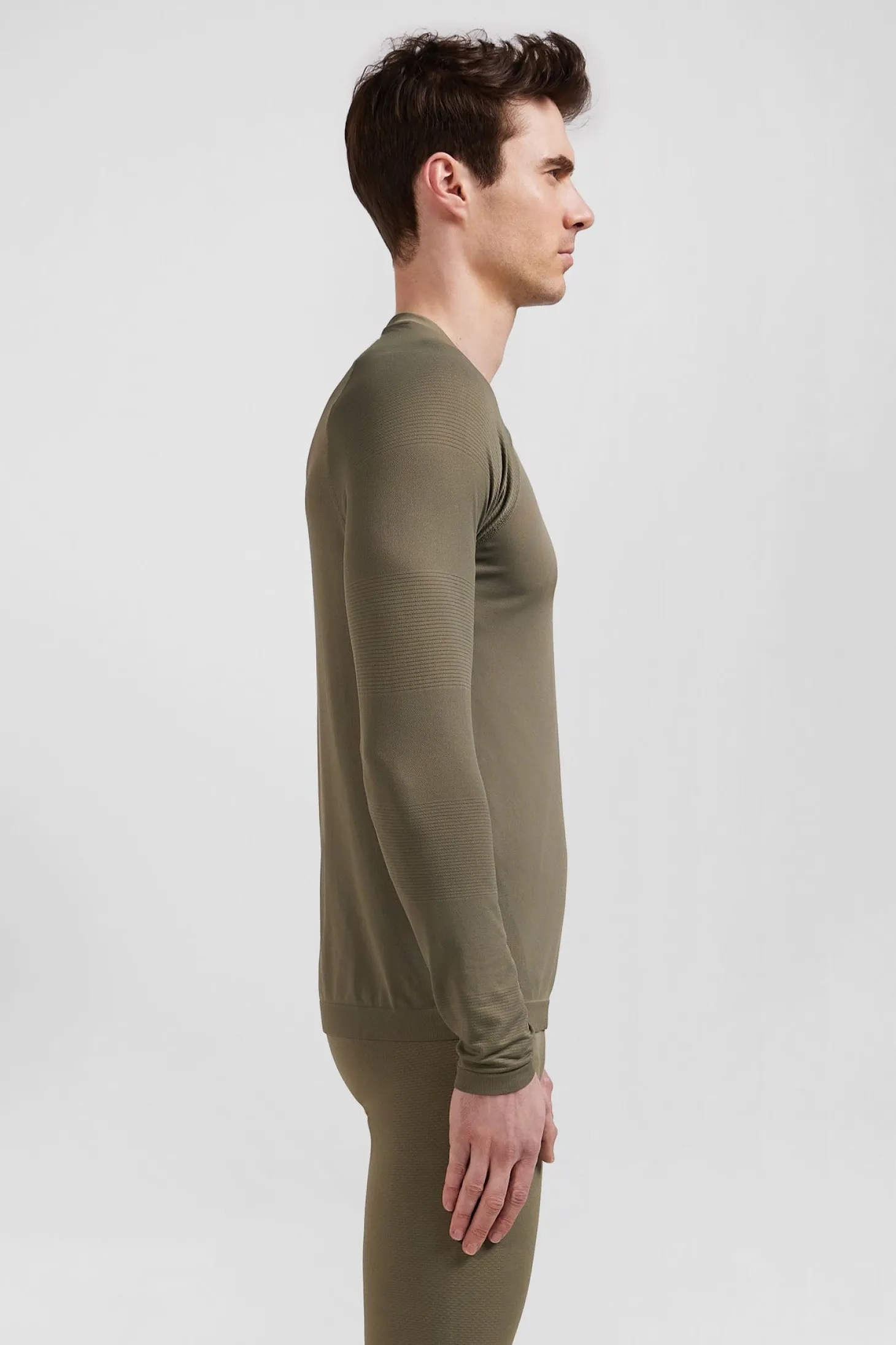 Khaki green long-sleeved sports T-shirt with striped details