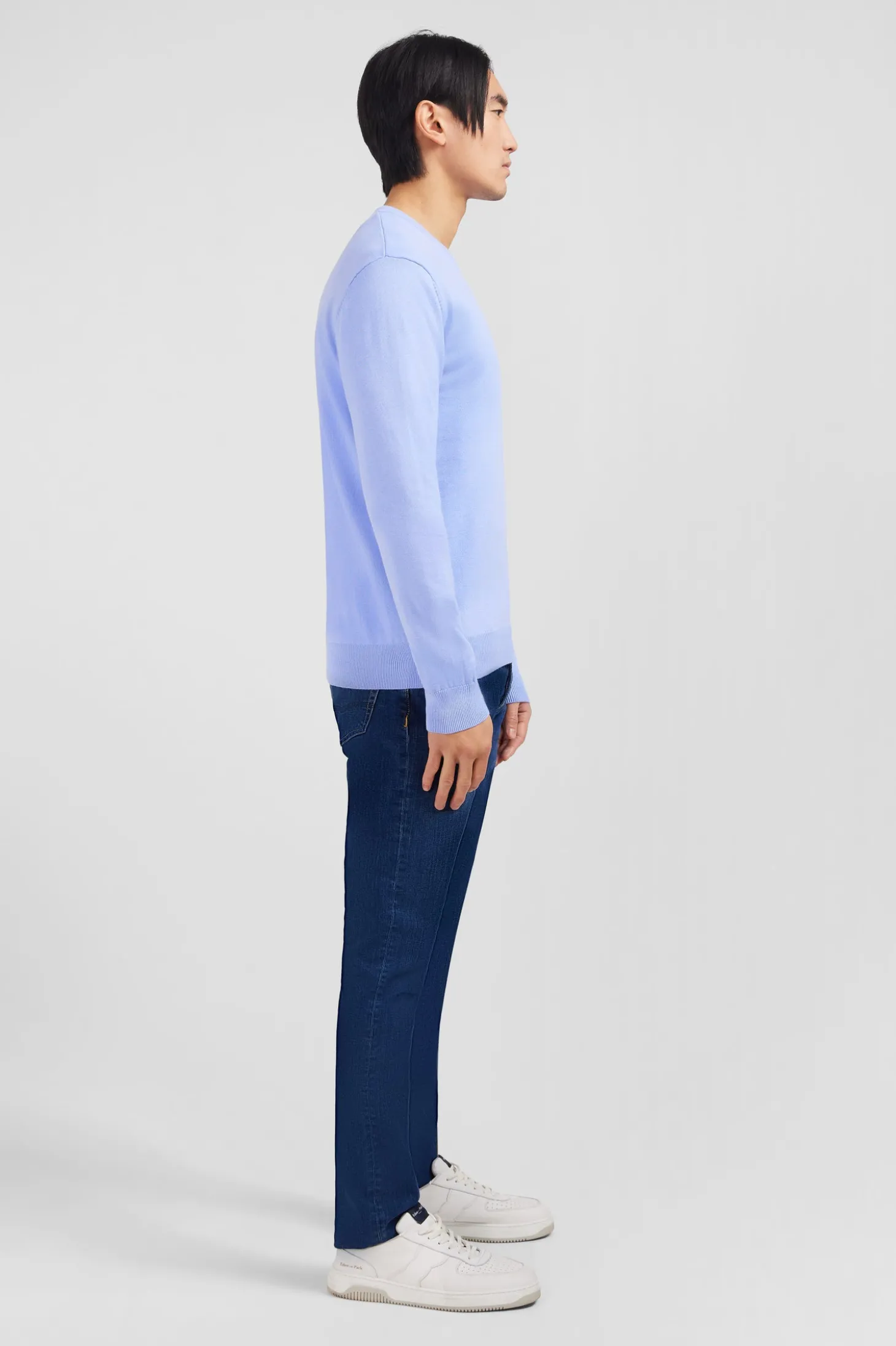 Light blue V-neck cotton jersey jumper