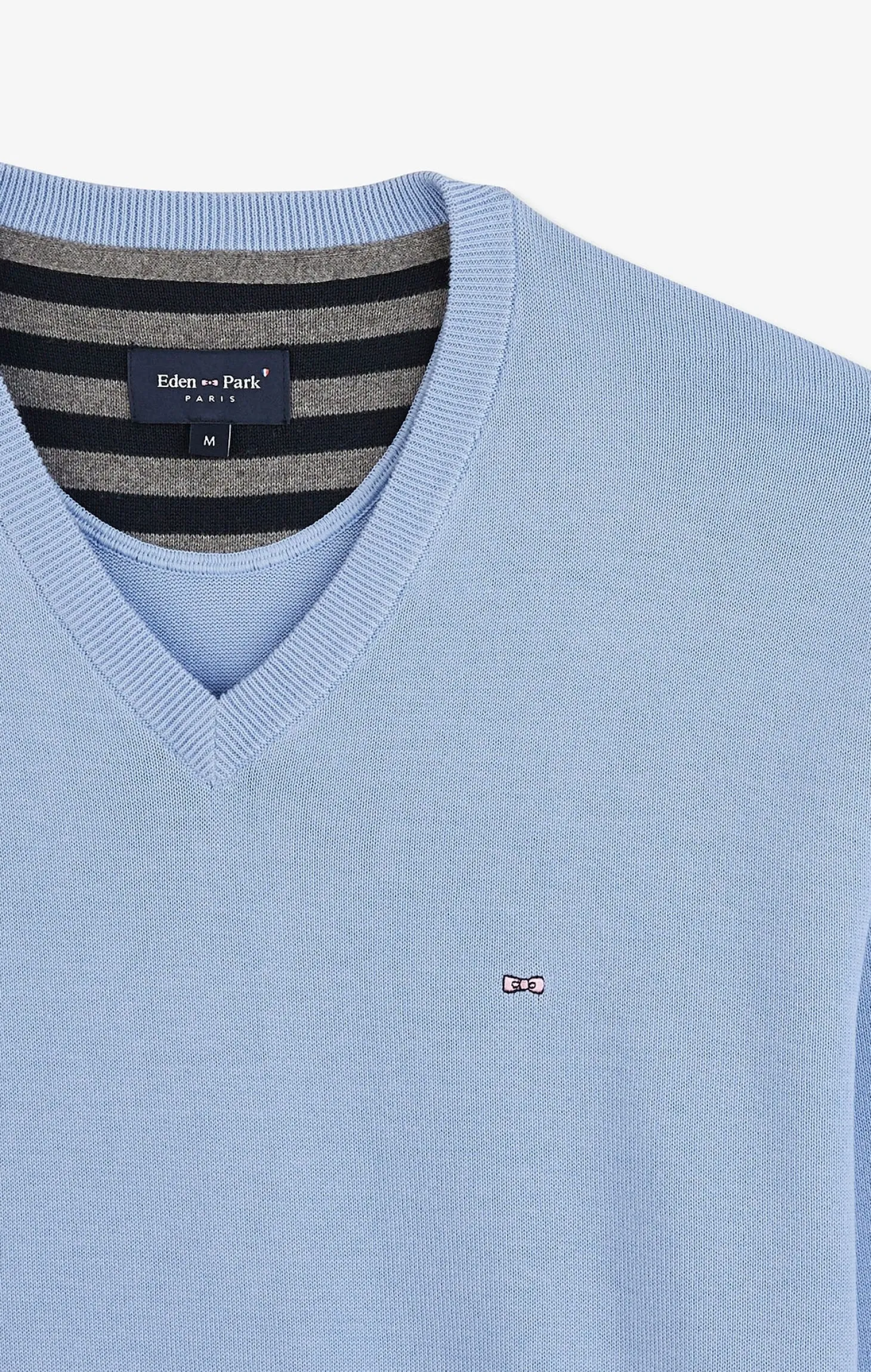 Light blue V-neck cotton jersey jumper