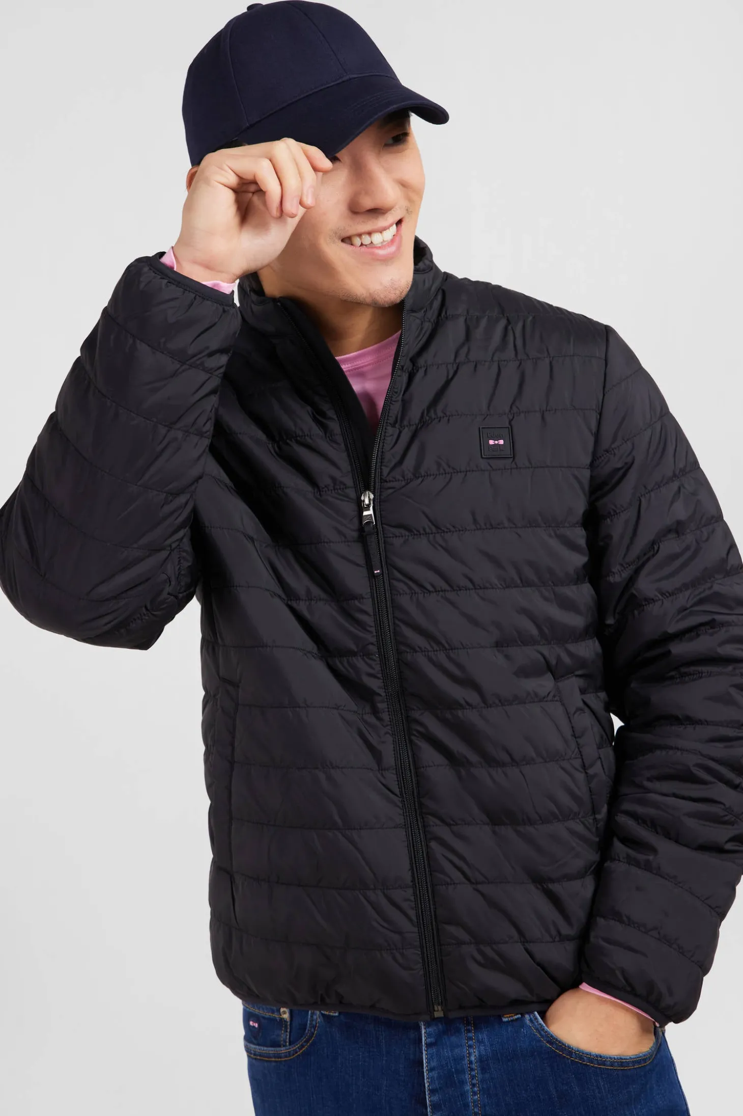 Lightweight, long-sleeved puffa jacket in black
