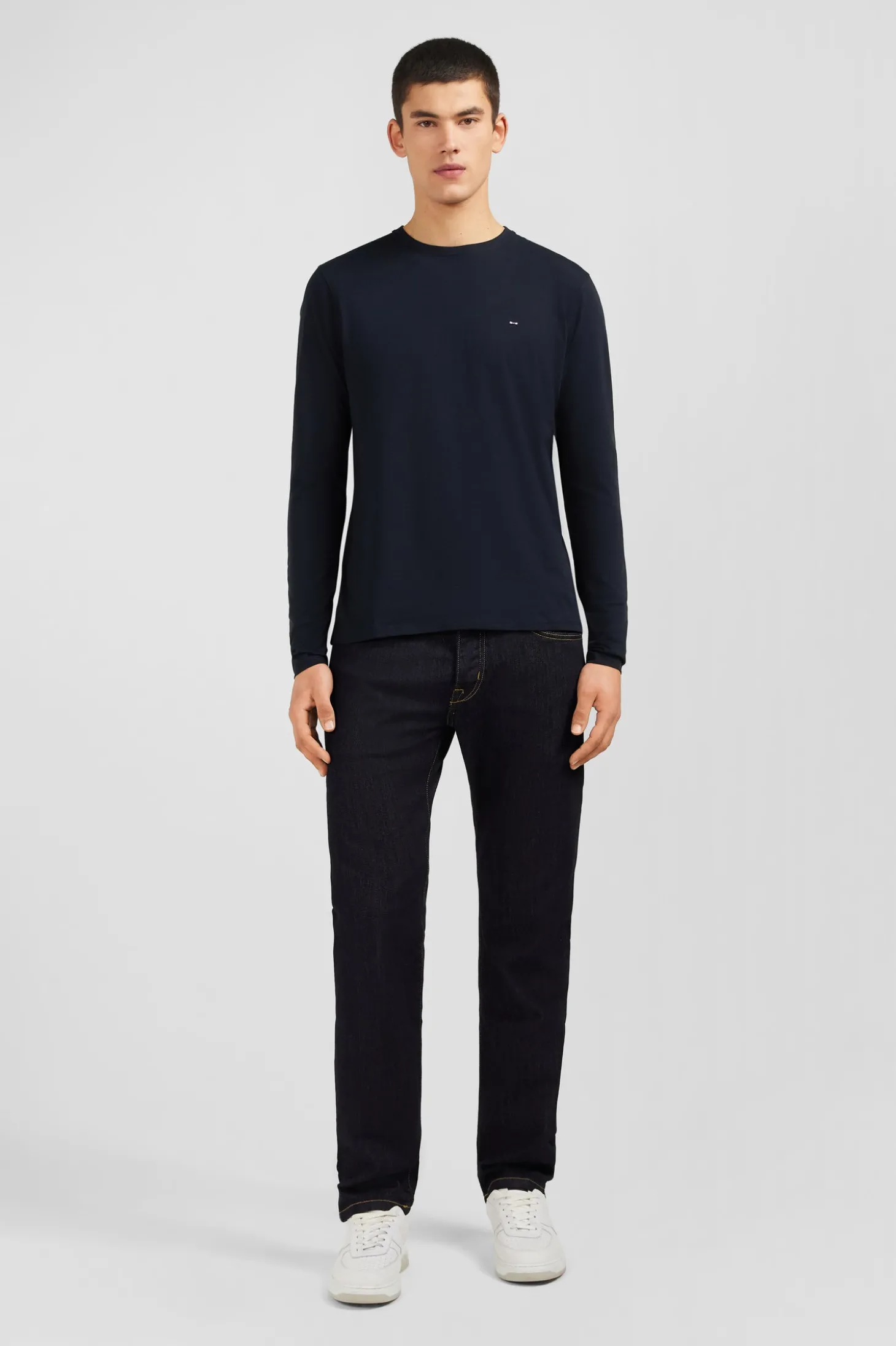 Long sleeved black cotton t-shirt