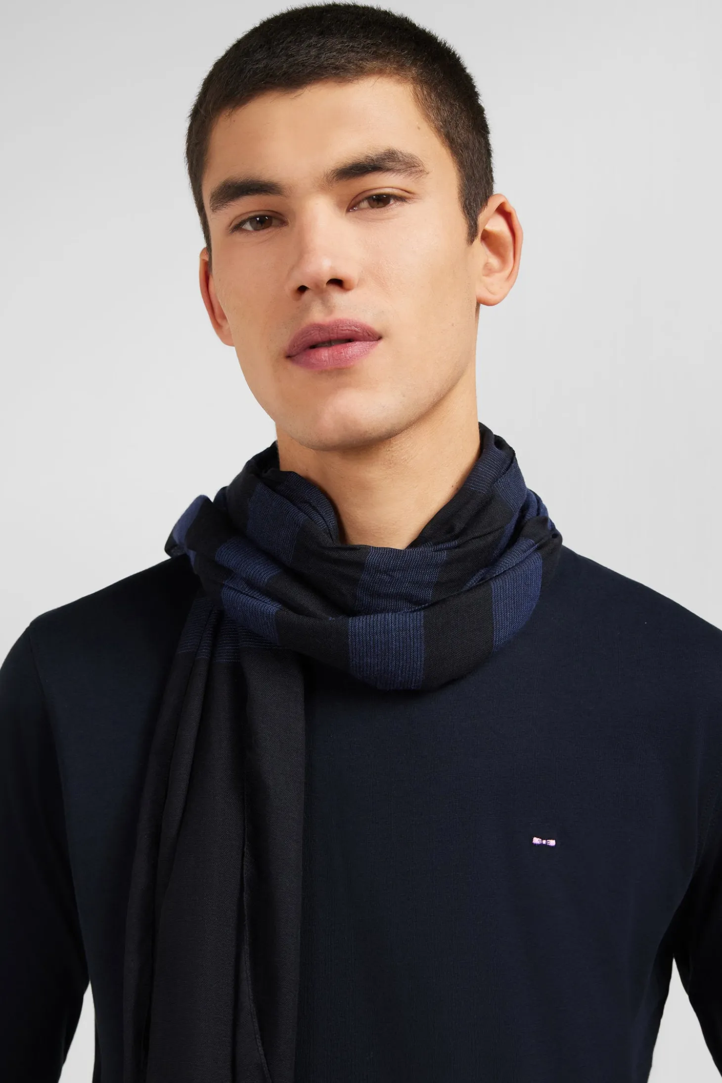 Long sleeved black cotton t-shirt