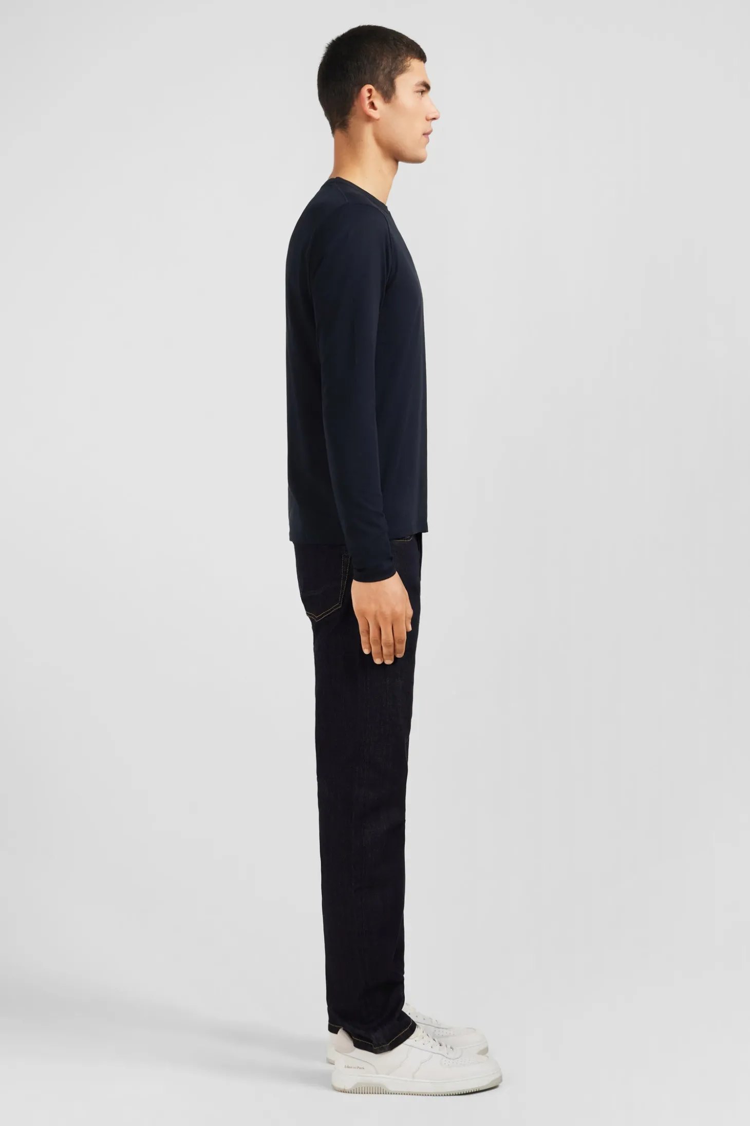 Long sleeved black cotton t-shirt