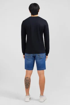Long sleeved black V neck t-shirt