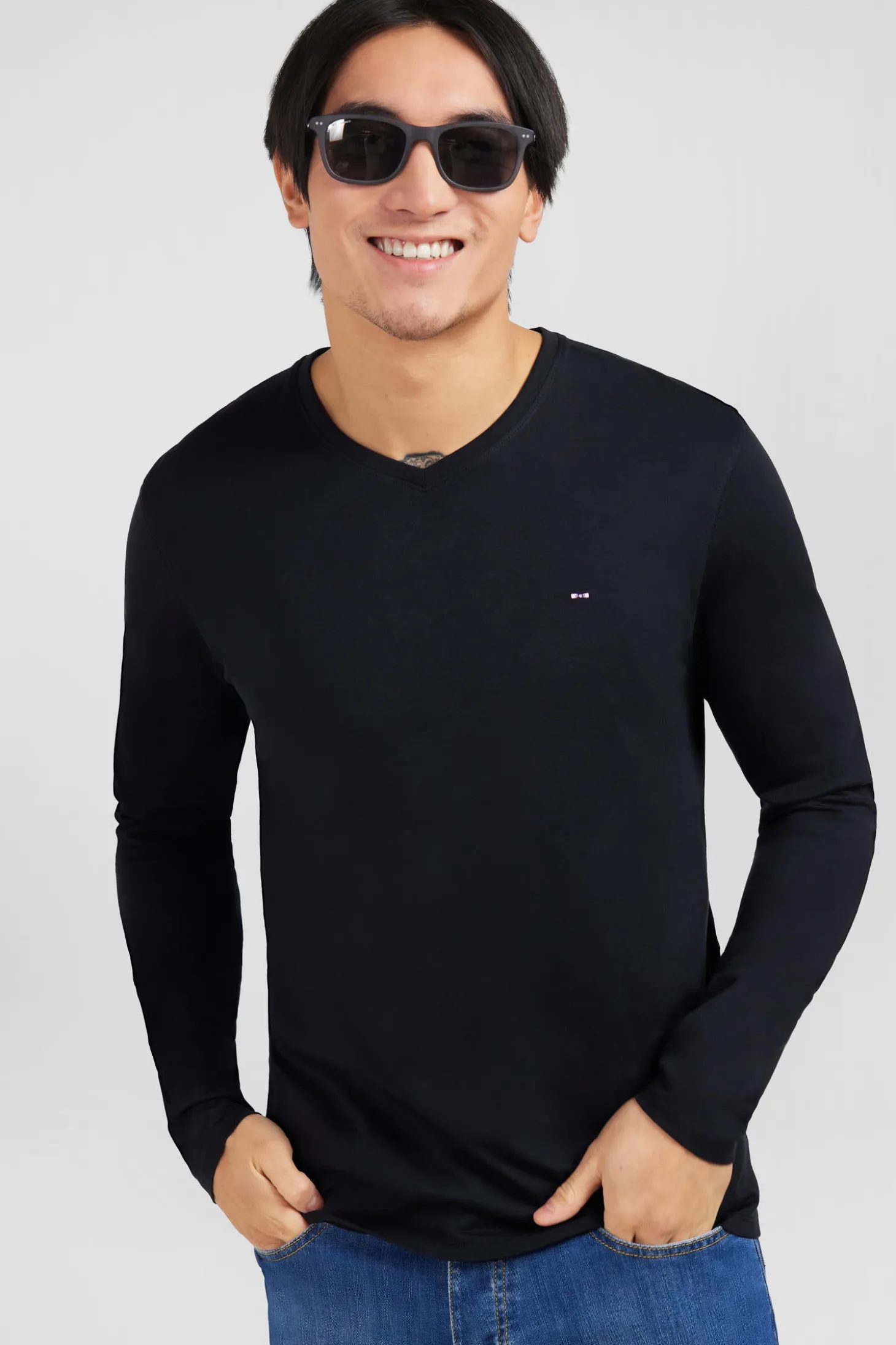 Long sleeved black V neck t-shirt