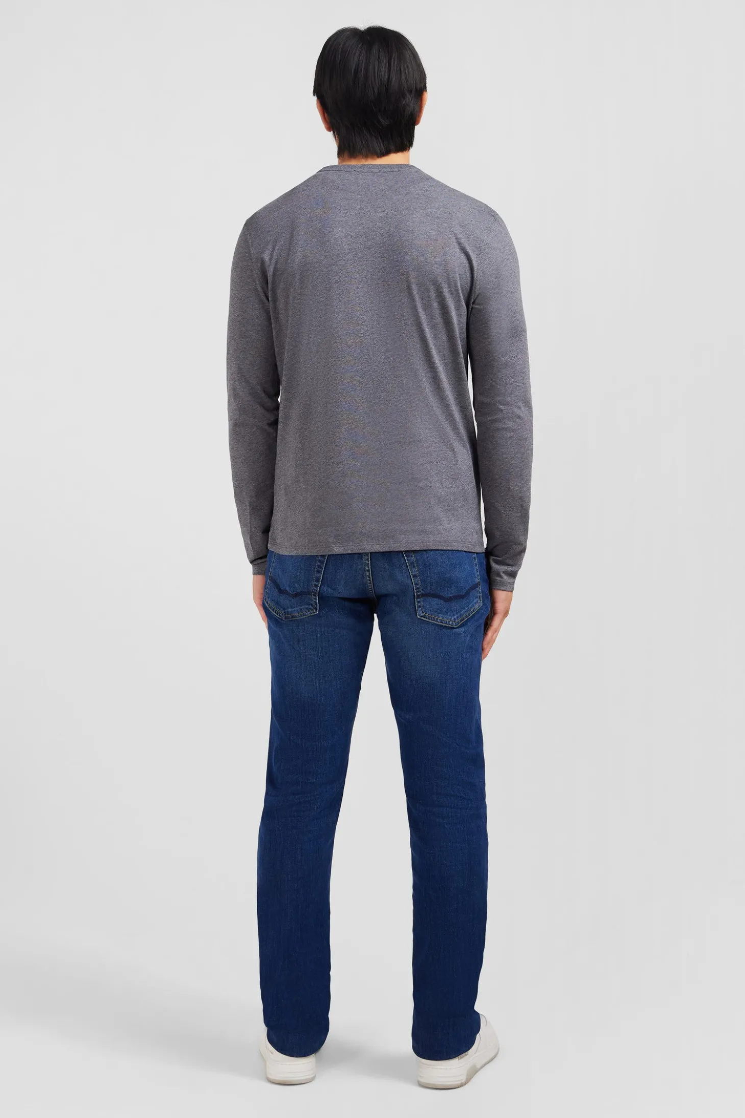 Long sleeved grey V neck t-shirt