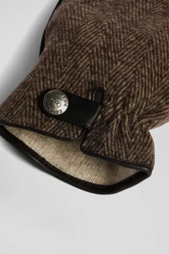 Men's brown leather gloves