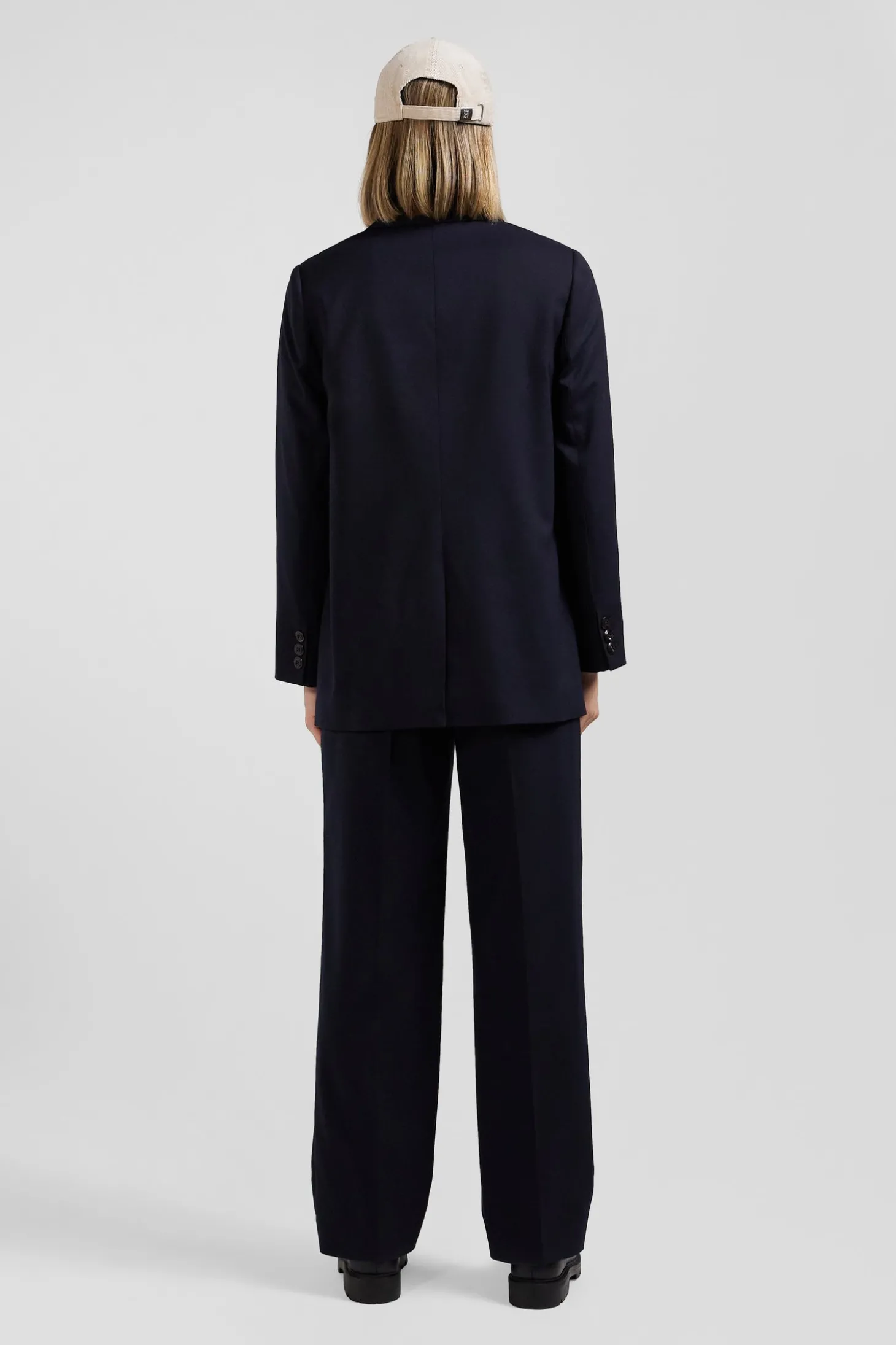 Navy blue double-breasted blazer Modern fit