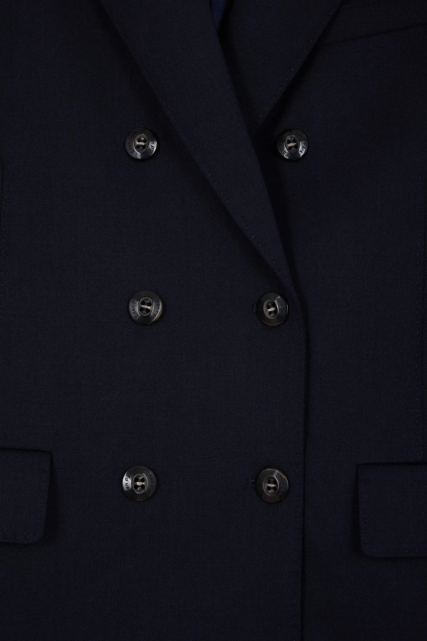 Navy blue double-breasted blazer Modern fit