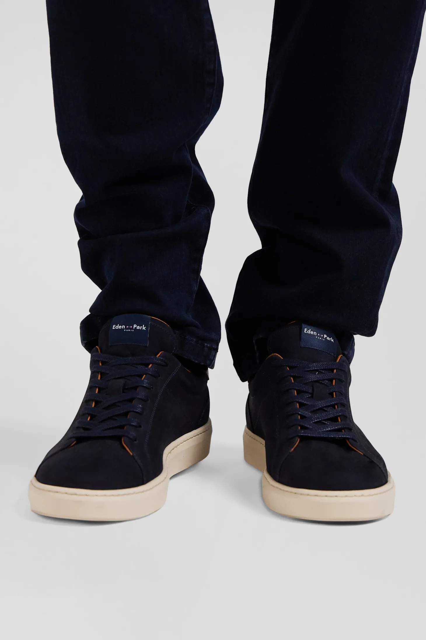 Navy blue grained leather low-top sneakers