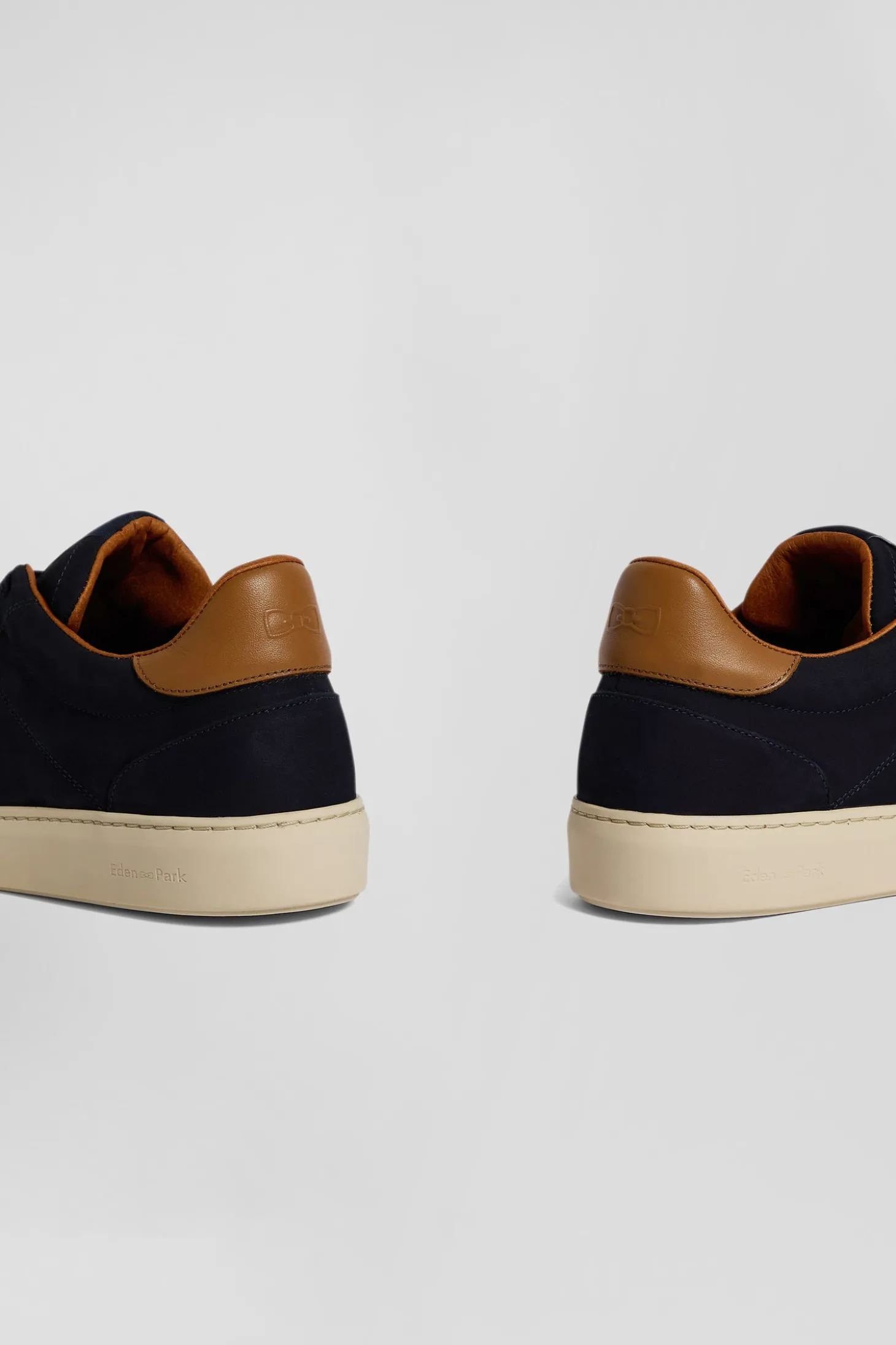 Navy blue grained leather low-top sneakers