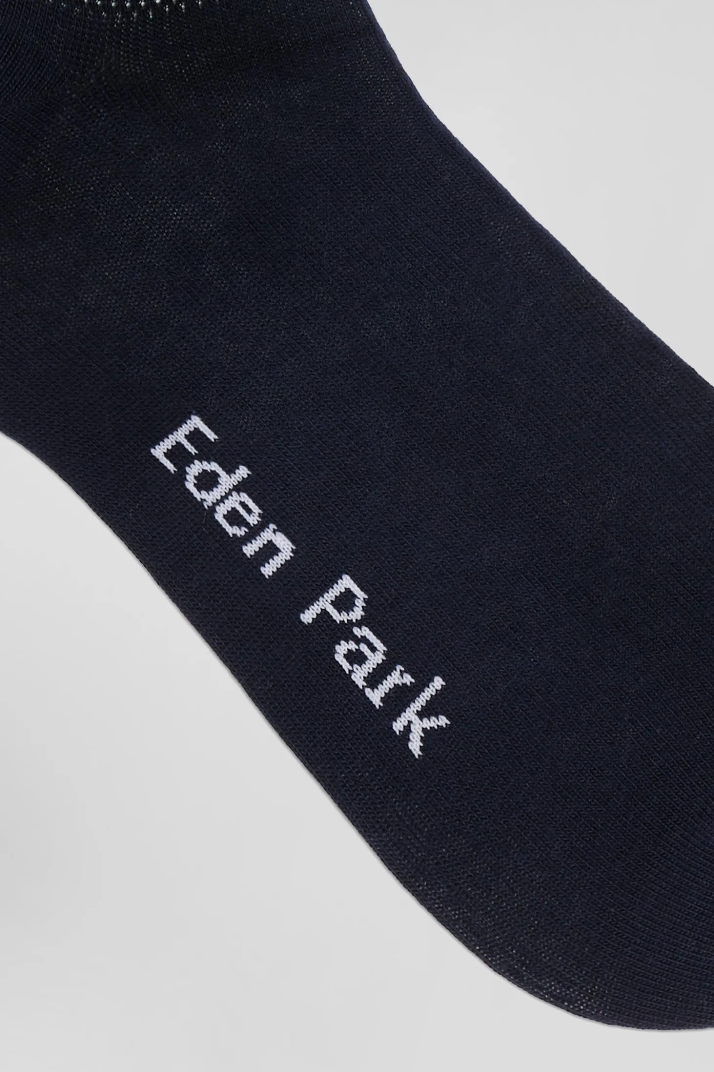 Navy socks with knit plays in stretch cotton