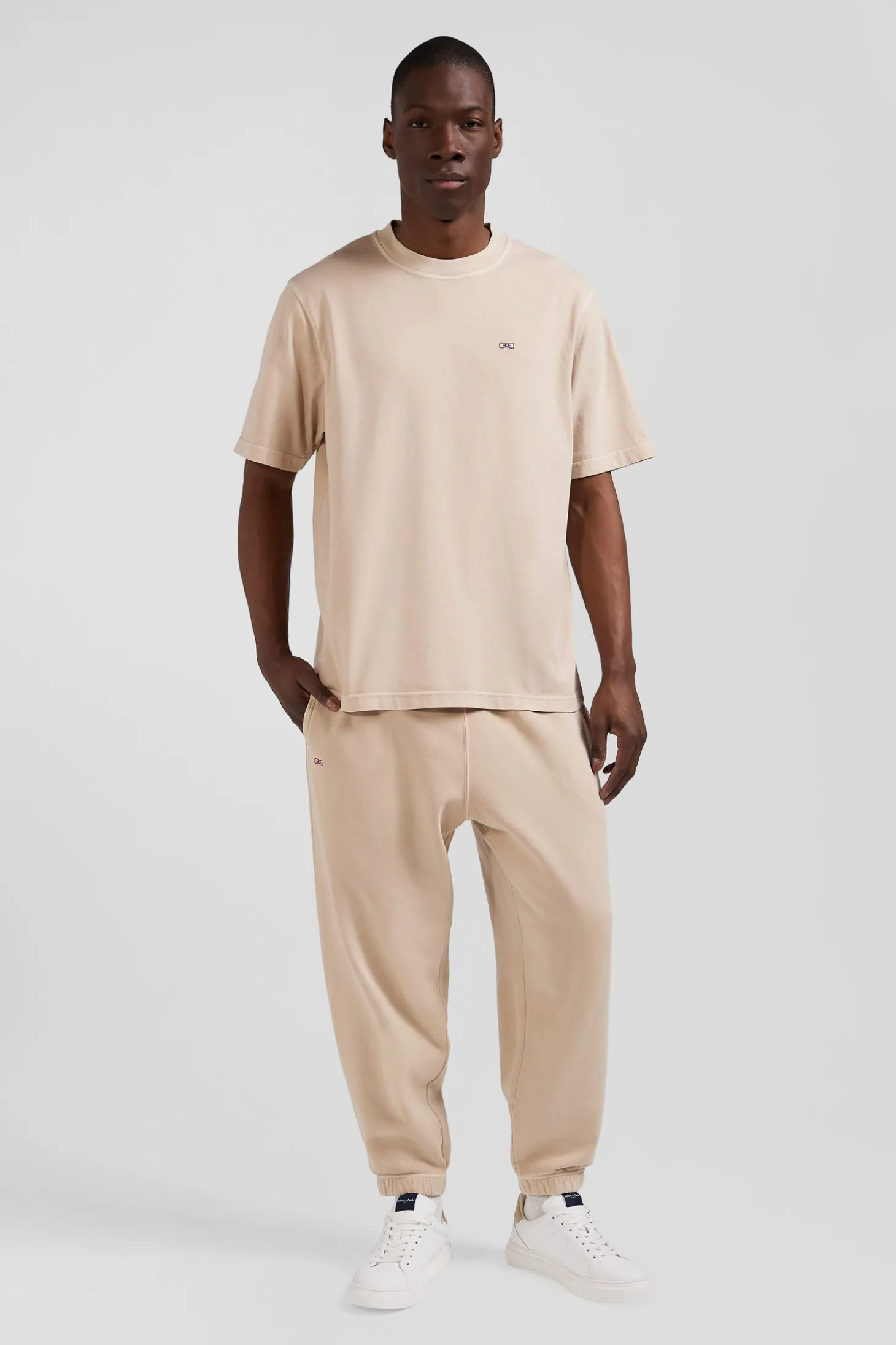 Oversize beige unisex short-sleeved T-shirt in overdyed cotton
