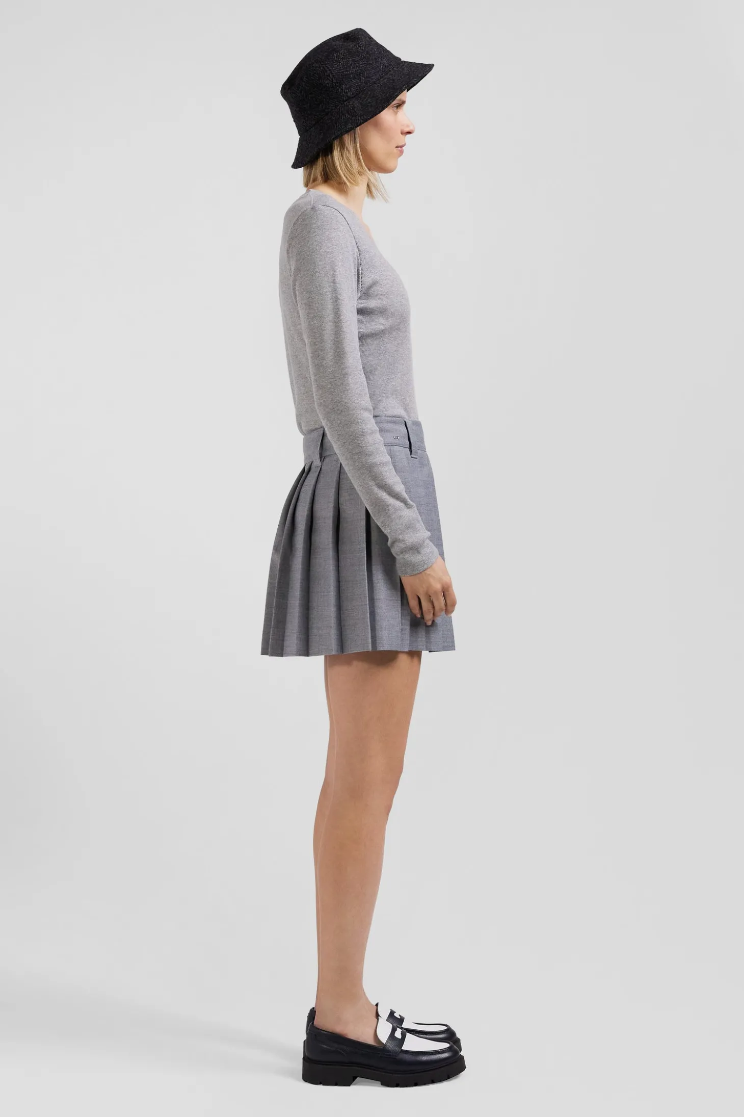Pleated grey blended wool skirt