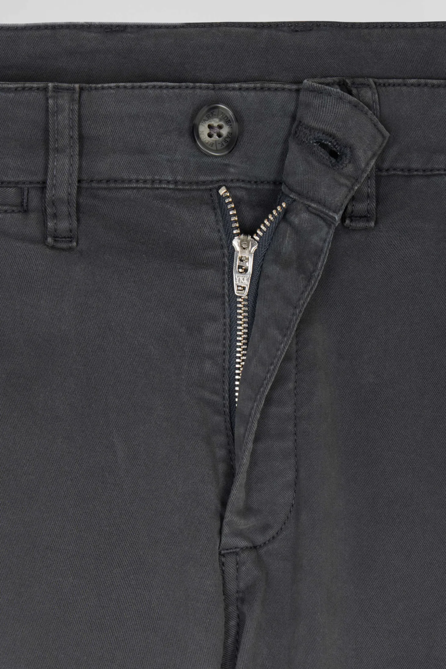 Regular anthracite grey chino trousers in stretch cotton gabardine