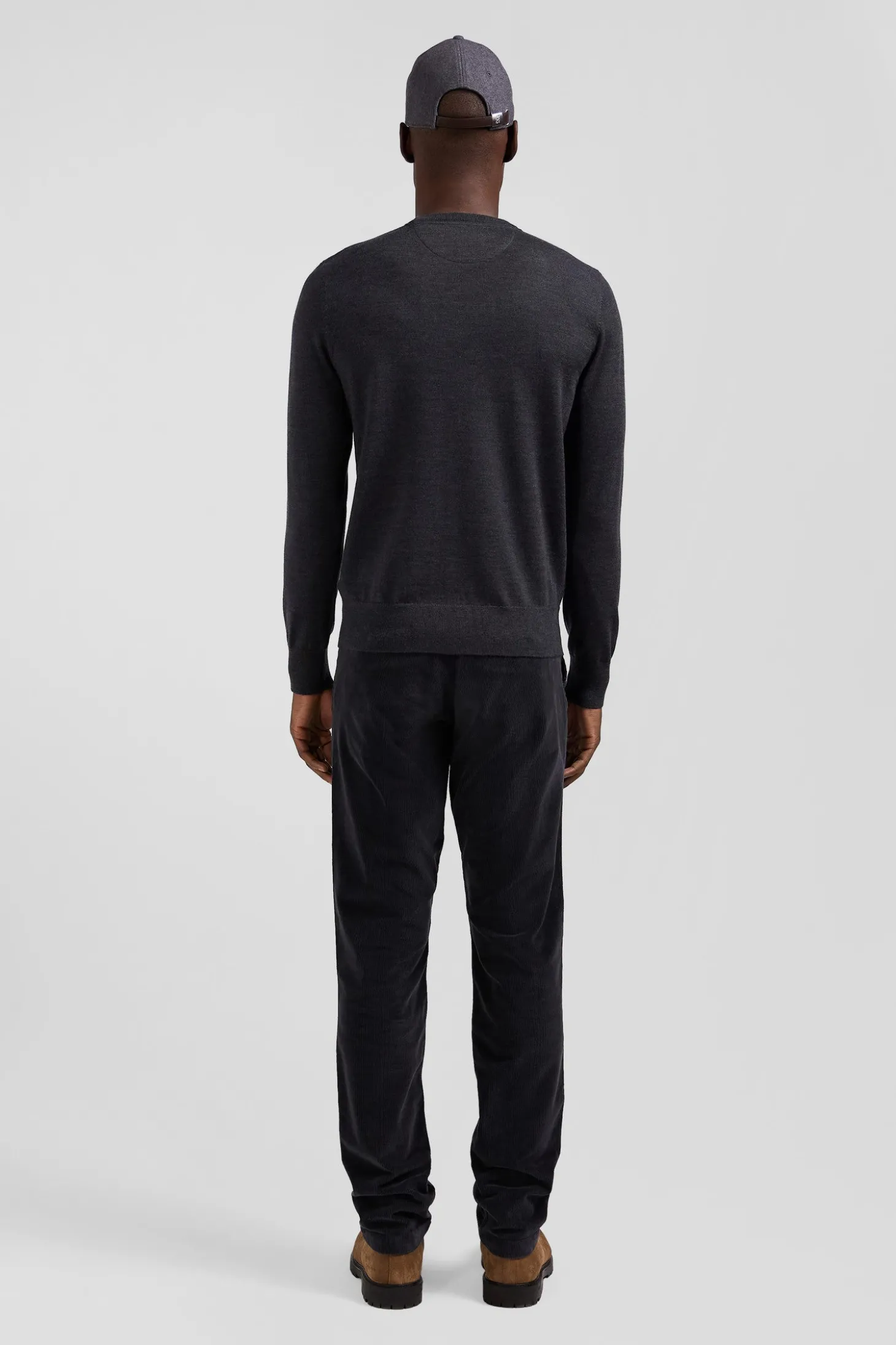 Regular anthracite grey merino wool V-neck jumper