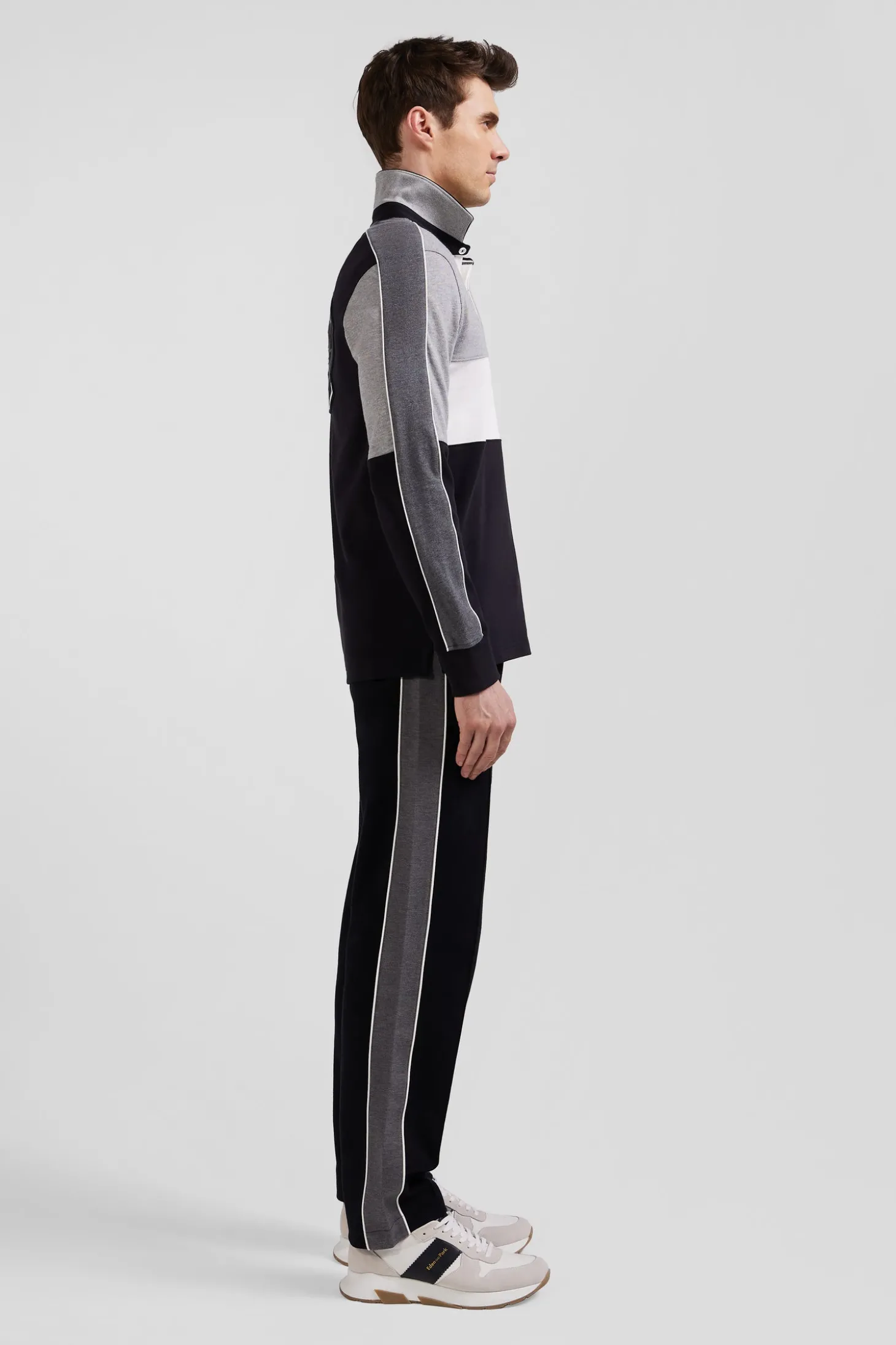 Regular black long-sleeved cotton rugby shirt with back embroidery and piping