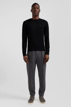 Regular black merino wool V-neck jumper