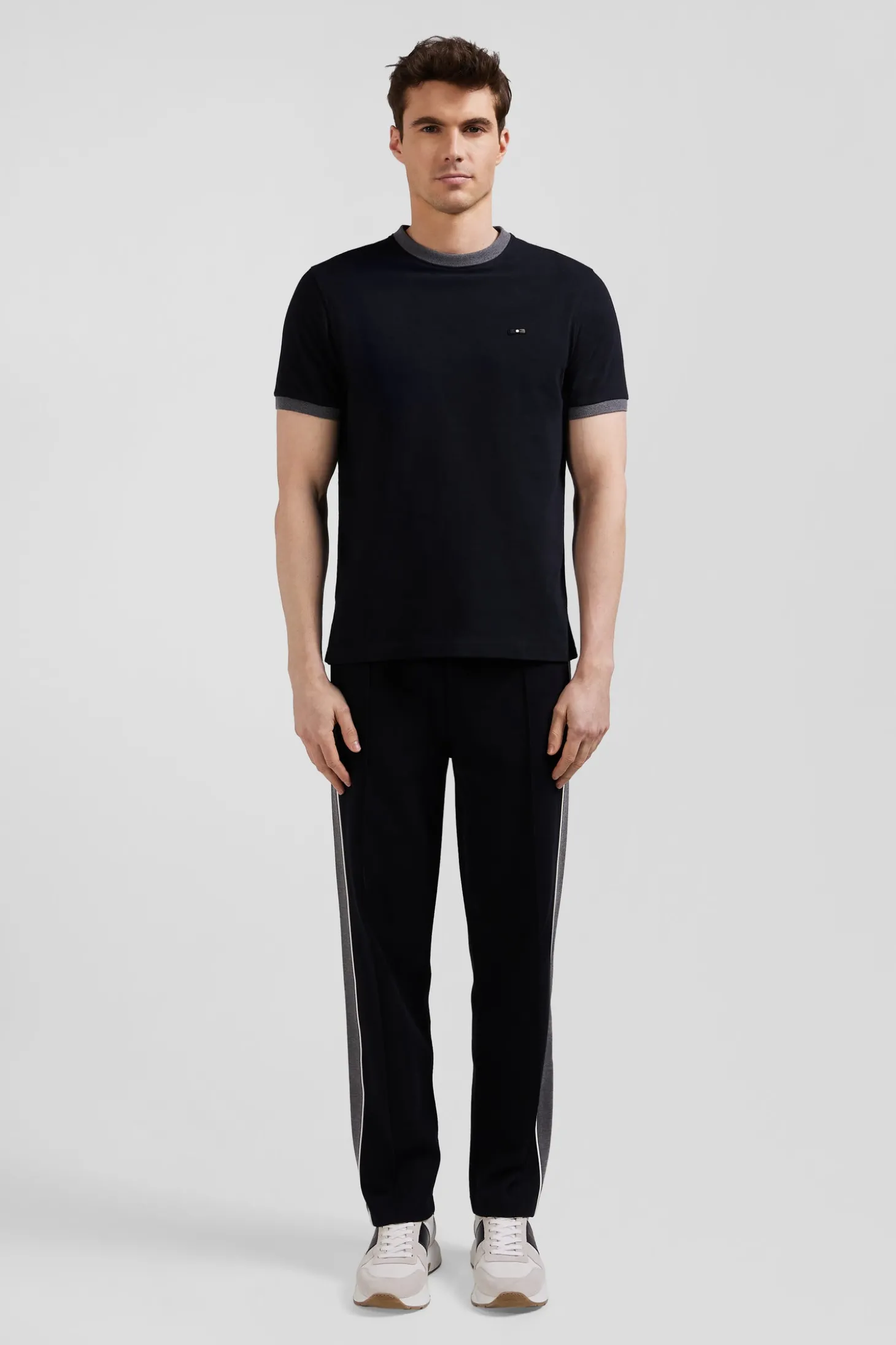 Regular black short-sleeved cotton T-shirt with back embroidery