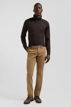 Regular brown chino trousers in stretch cotton gabardine