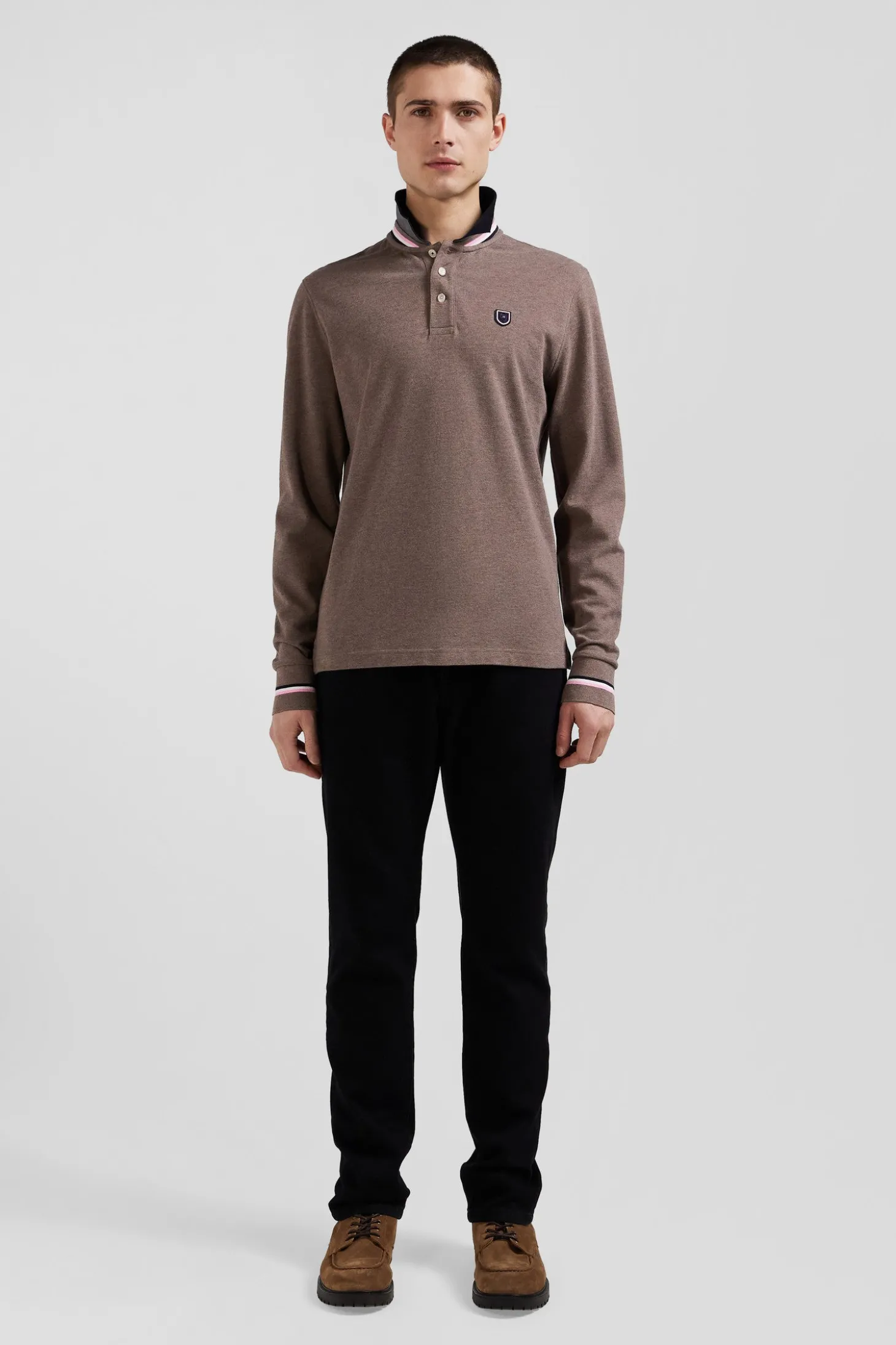 Regular brown long-sleeved cotton piqué polo shirt with rubber badge