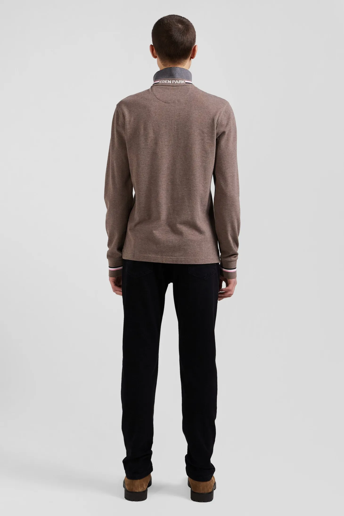 Regular brown long-sleeved cotton piqué polo shirt with rubber badge