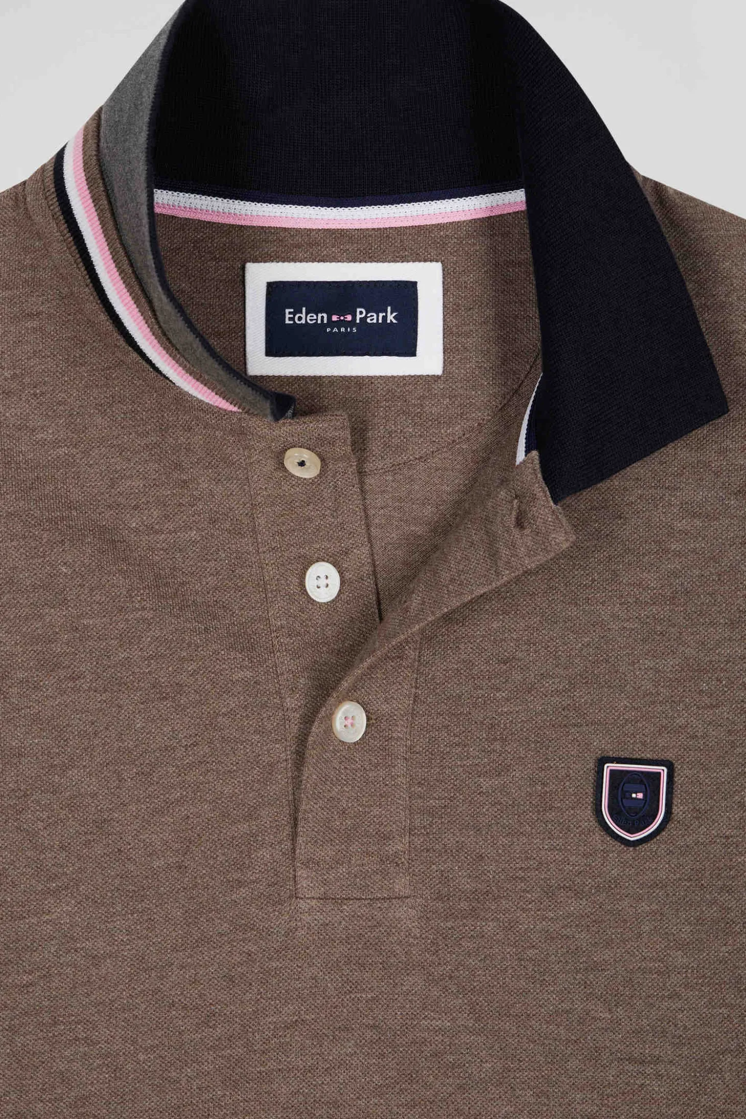 Regular brown long-sleeved cotton piqué polo shirt with rubber badge