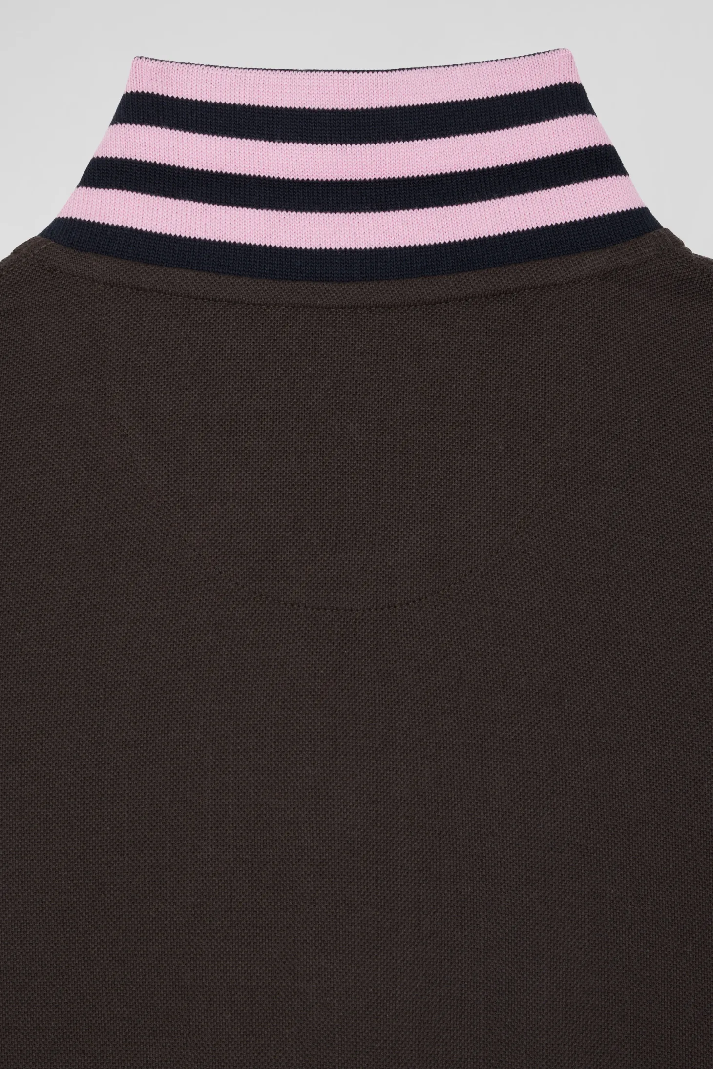 Regular brown short-sleeved cotton piqué polo shirt