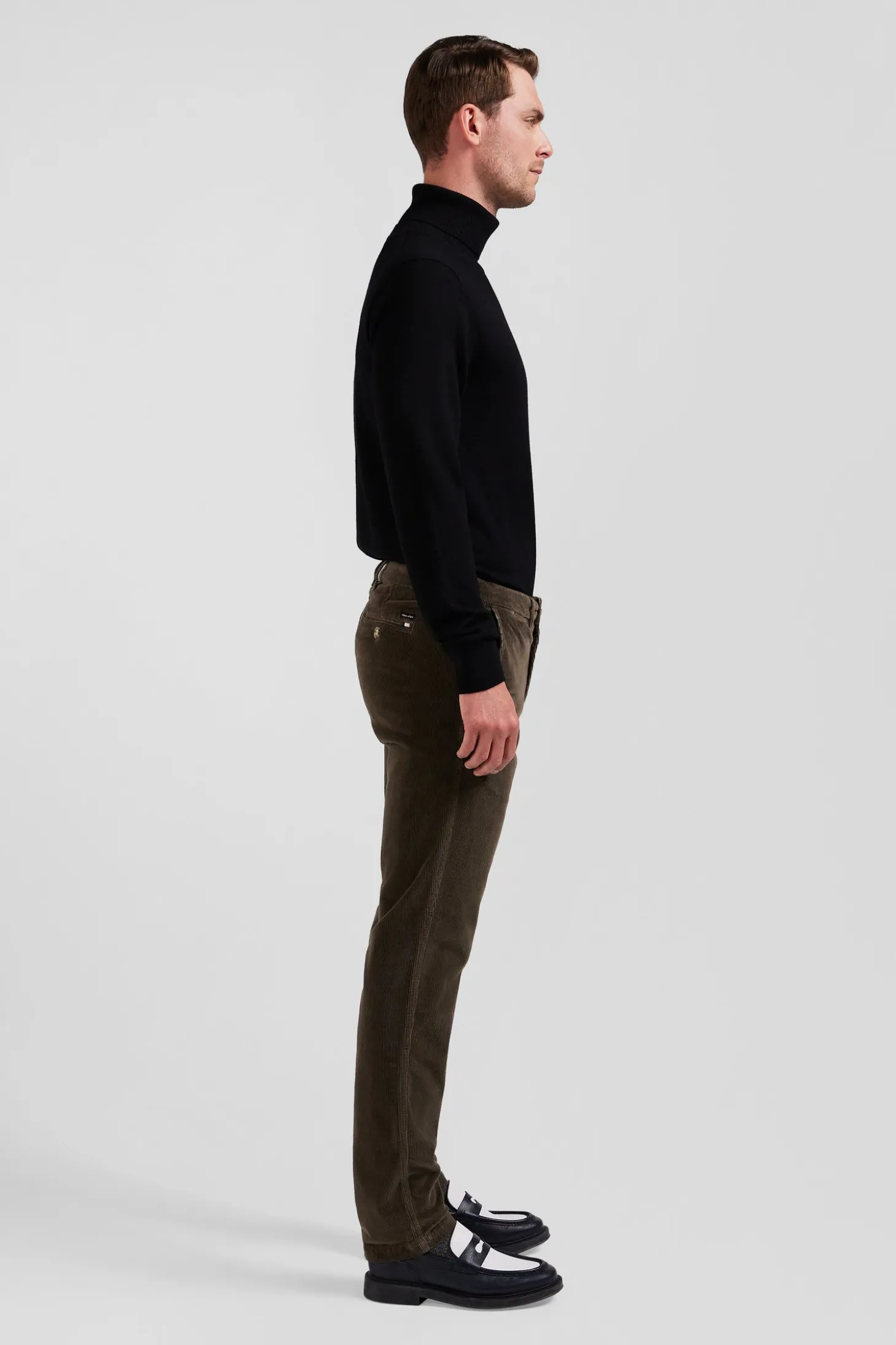 Regular brown stretch cotton velvet chino trousers