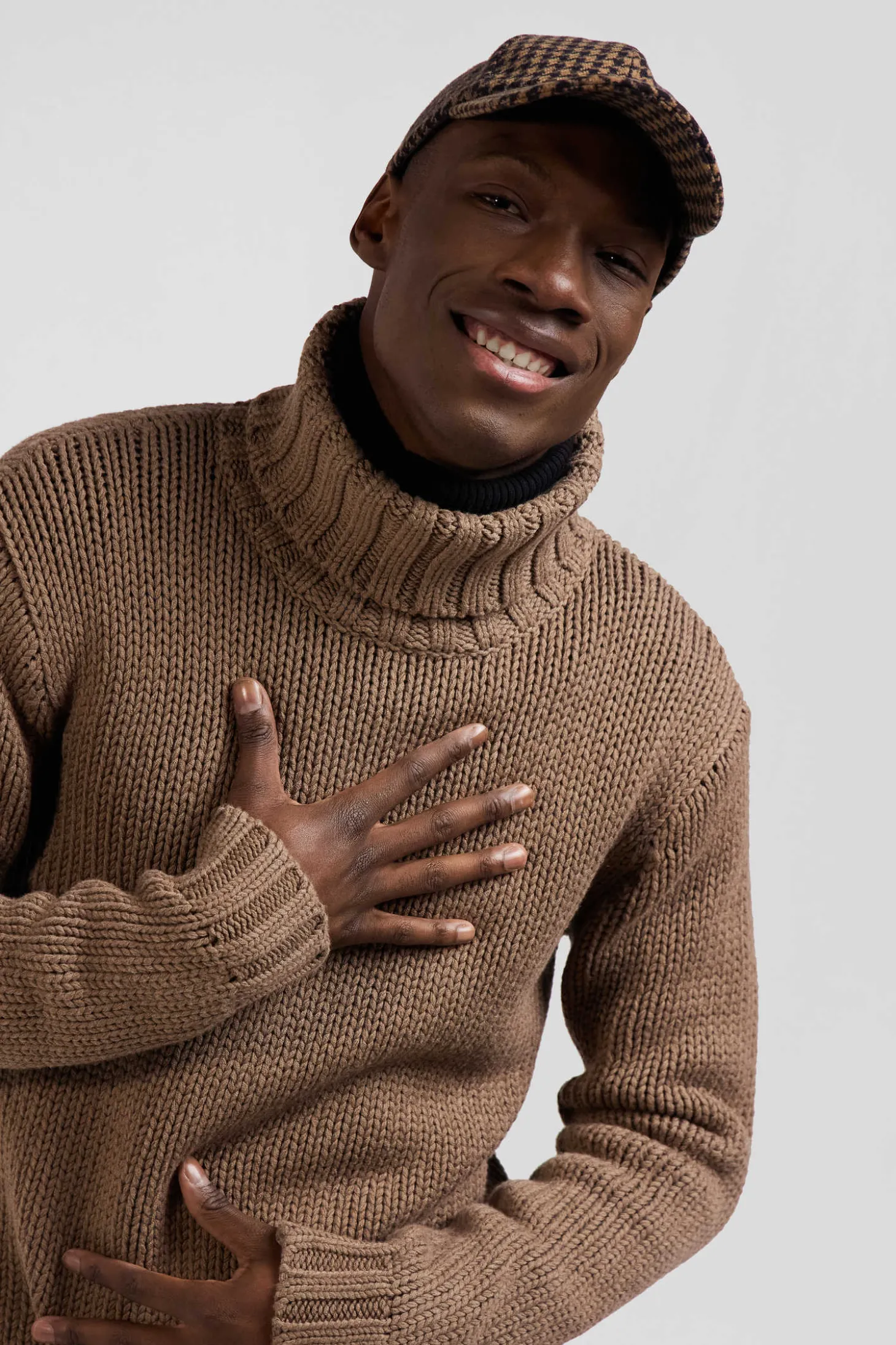 Regular brown wool and cotton blend turtleneck jumper