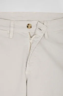 Regular camel chino trousers in stretch cotton gabardine