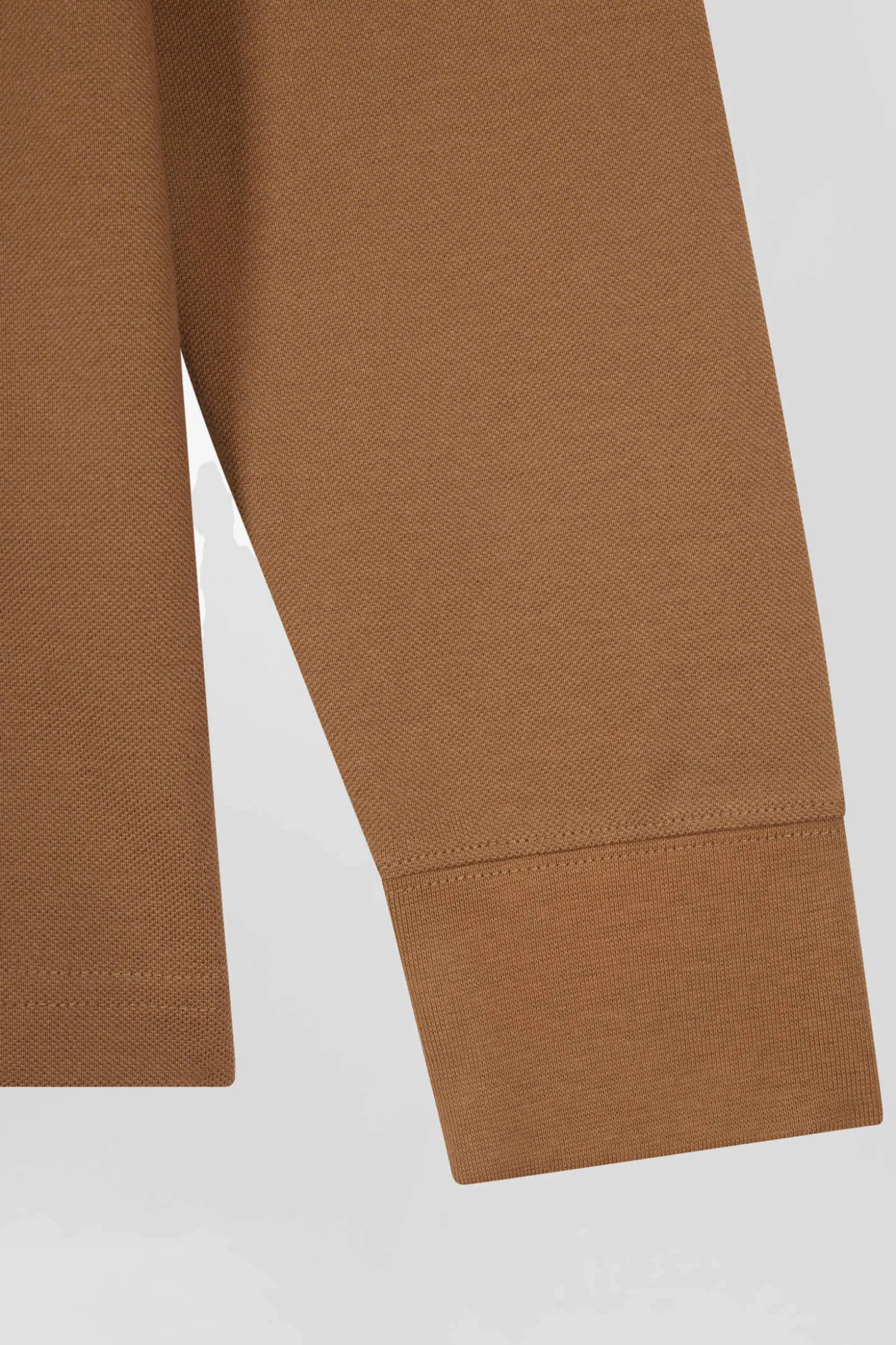 Regular camel long-sleeved cotton piqué polo shirt with striped collar