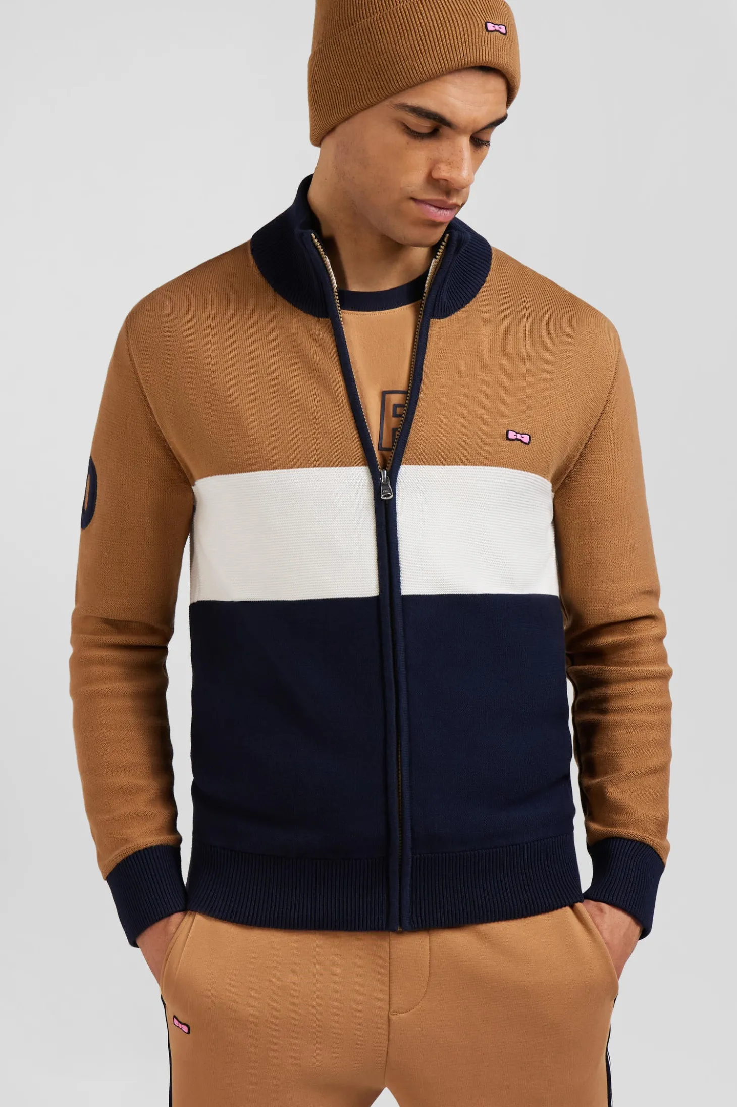 Regular camel tricolour high collar zipped cardigan with N°10 embroidery and knit patterns